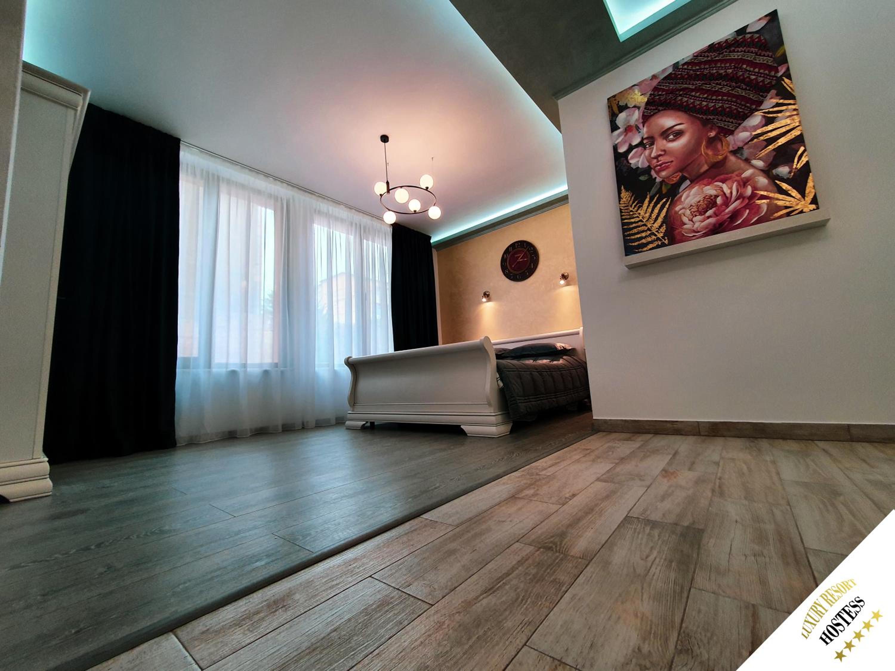 One-Bedroom Apartment - Photo 12