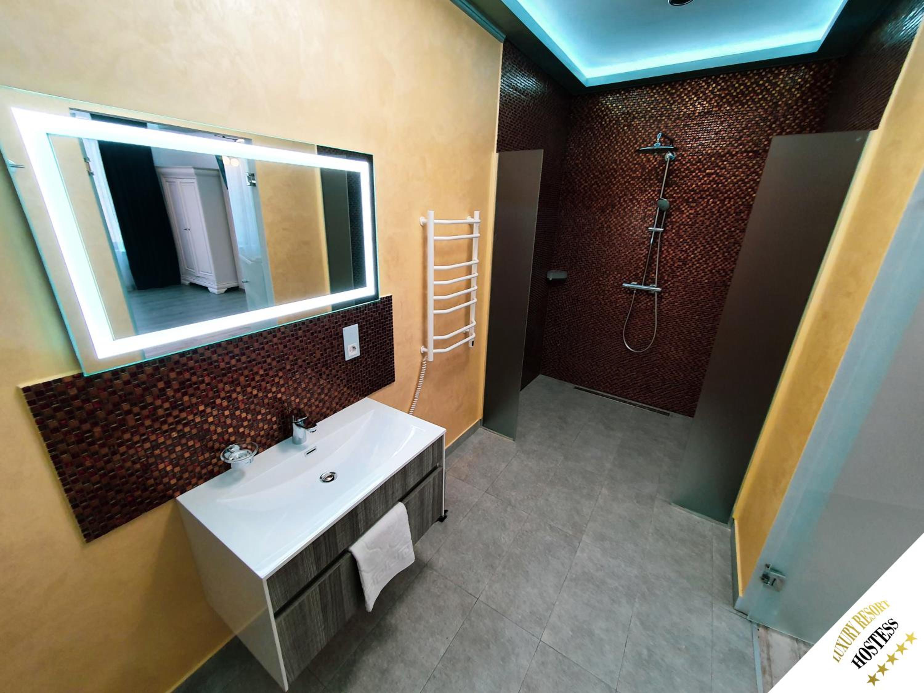 One-Bedroom Apartment - Photo 15