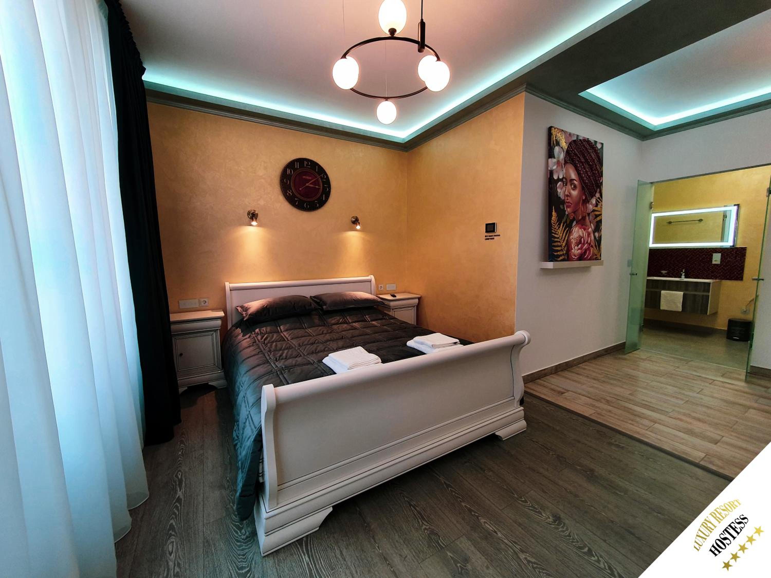 One-Bedroom Apartment - Photo 23