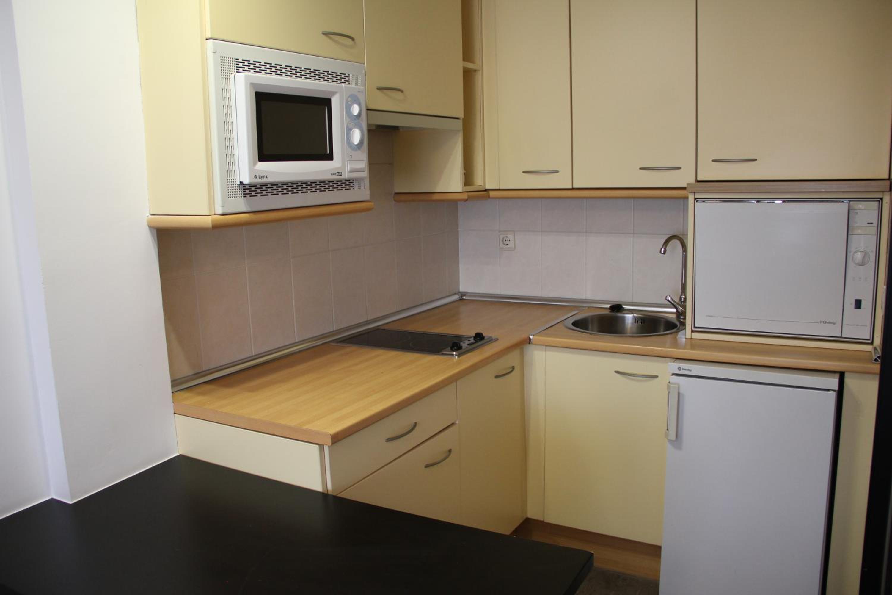 One-Bedroom Apartment double bed with balcony photo 3