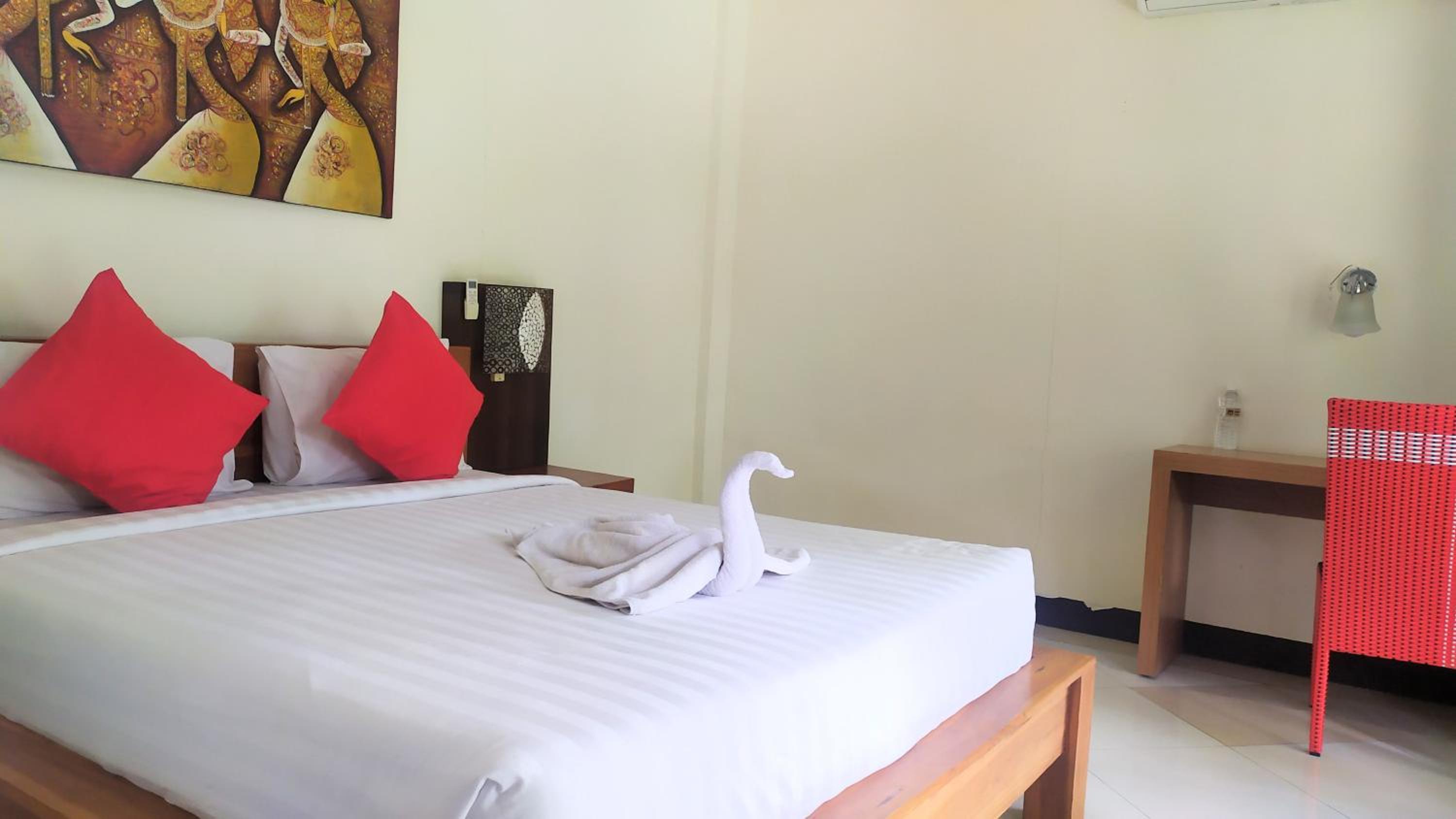 Deluxe Double Room with Balcony - Photo 28