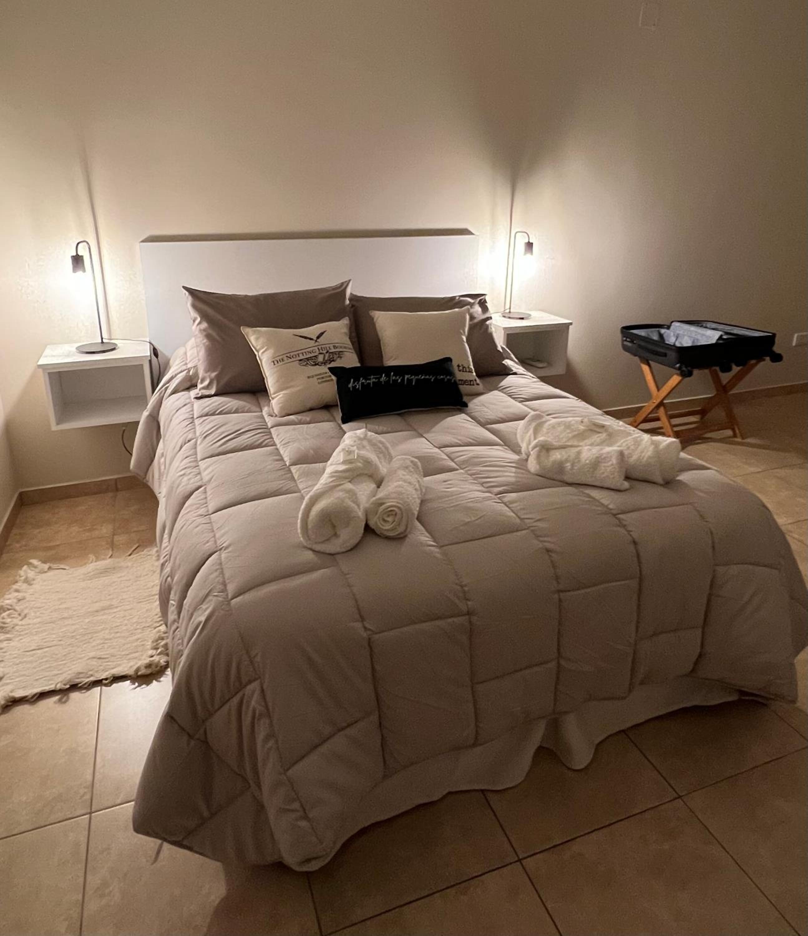 One-Bedroom Apartment photo 1