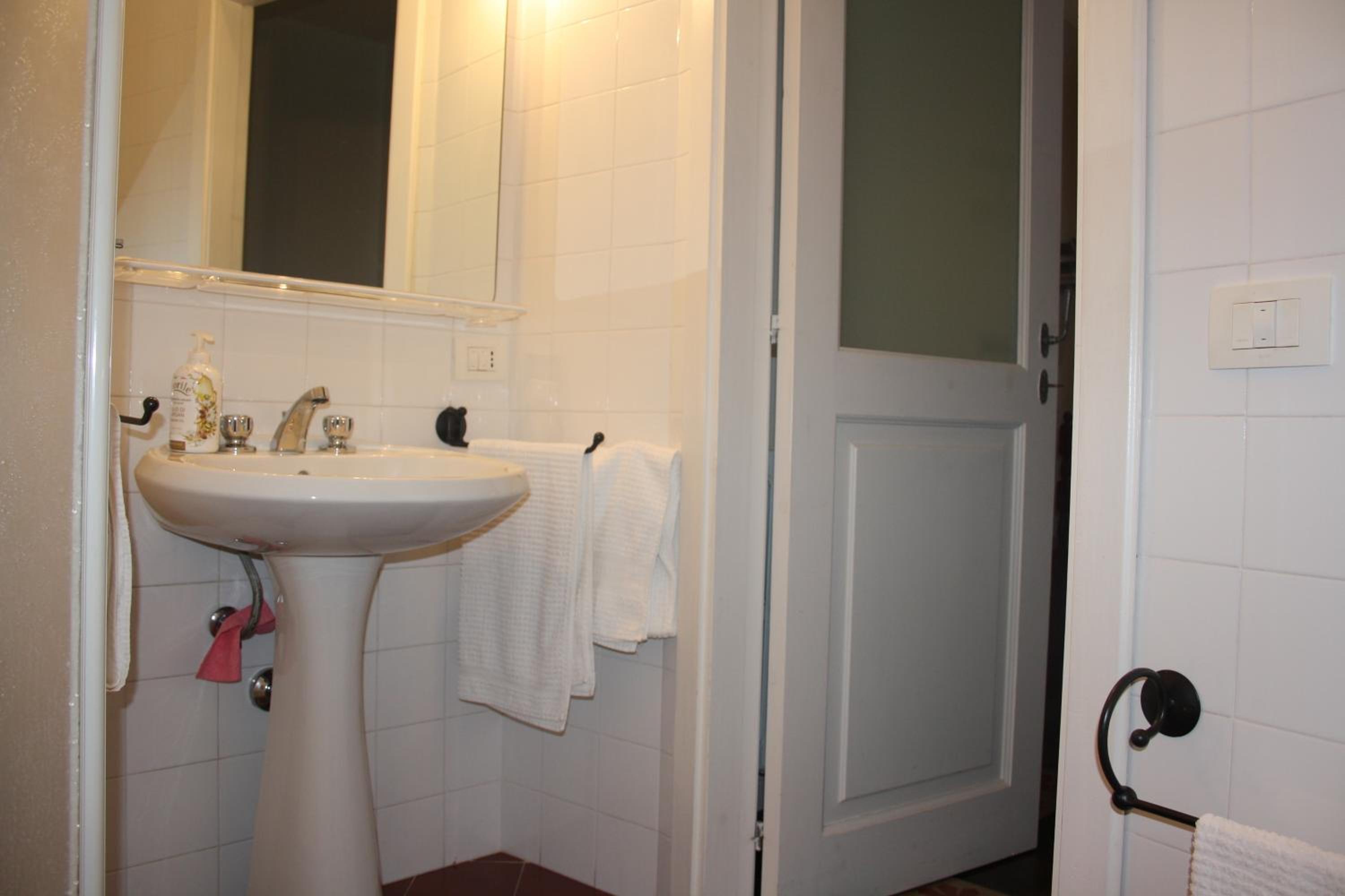 One-Bedroom Apartment - Photo 16