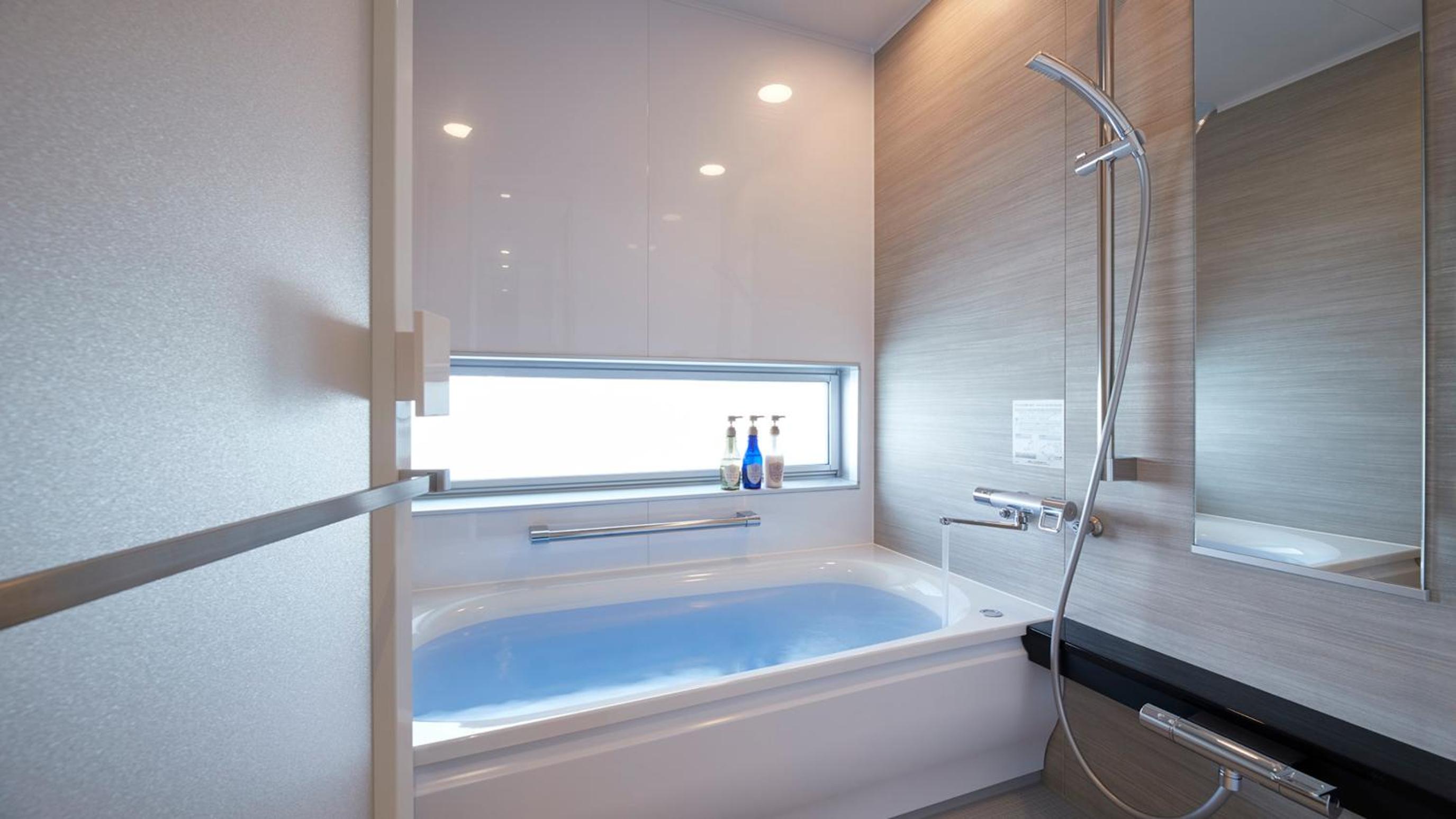 Deluxe Twin - Separate Bathroom & Toilet  - 1 Adult - Non-Smoking