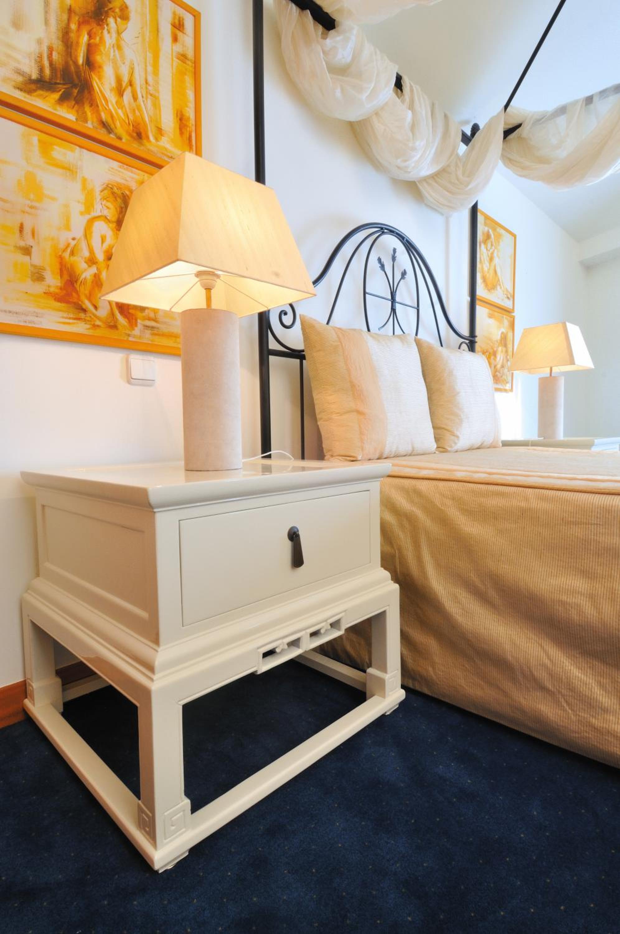 Suite - Photo 14