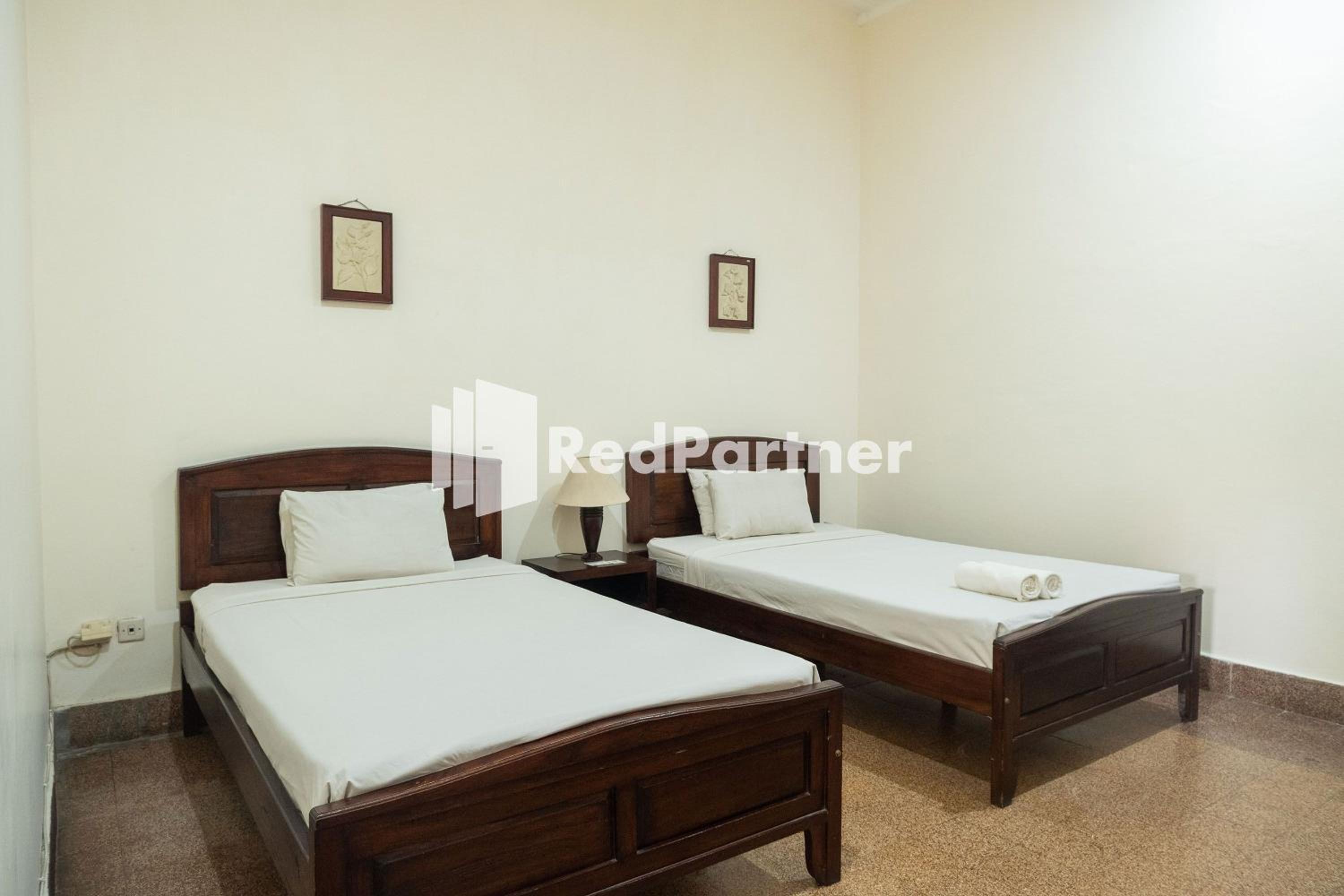 Standard Twin Room - Photo 1