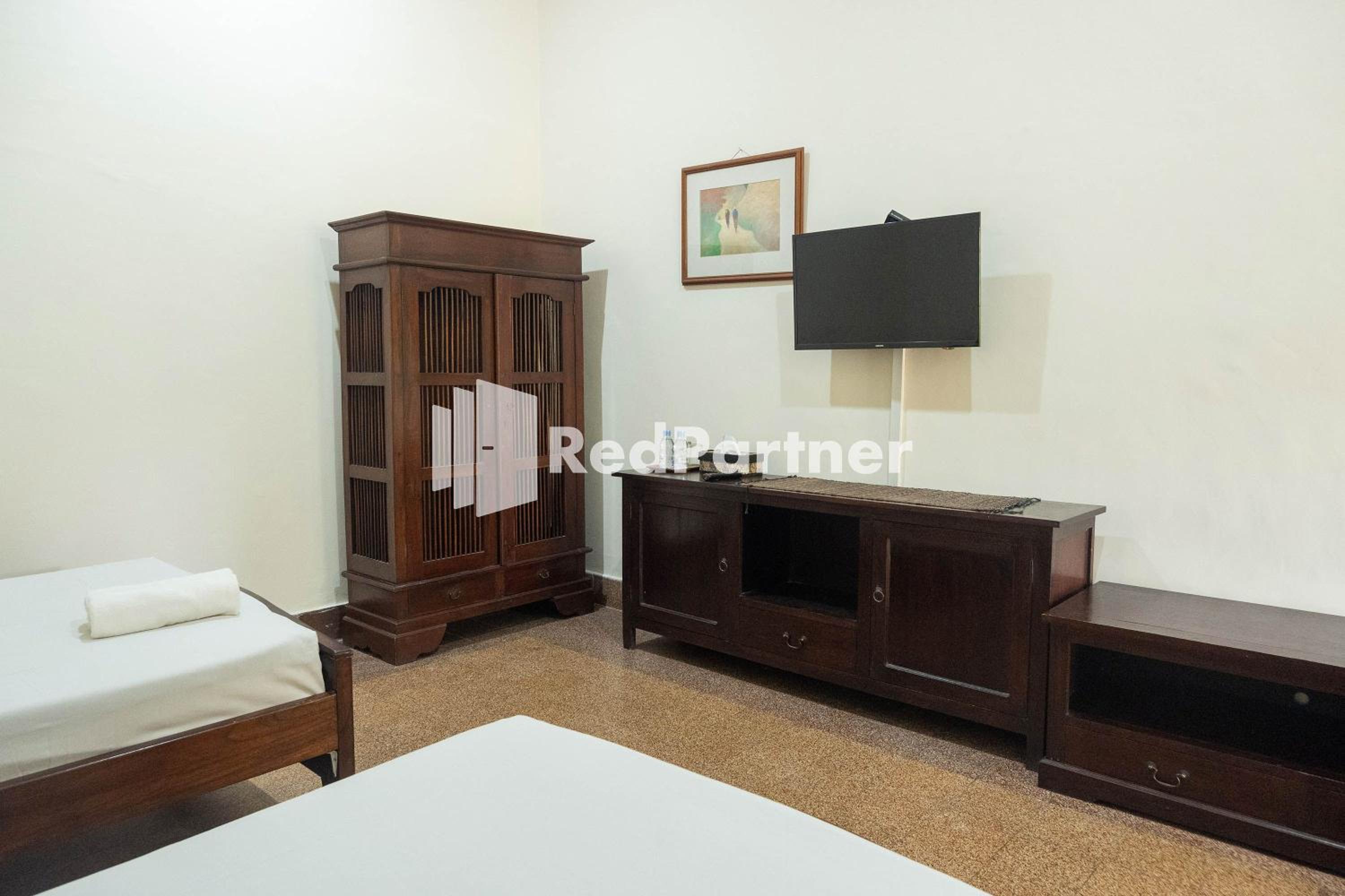 Standard Twin Room - Photo 3