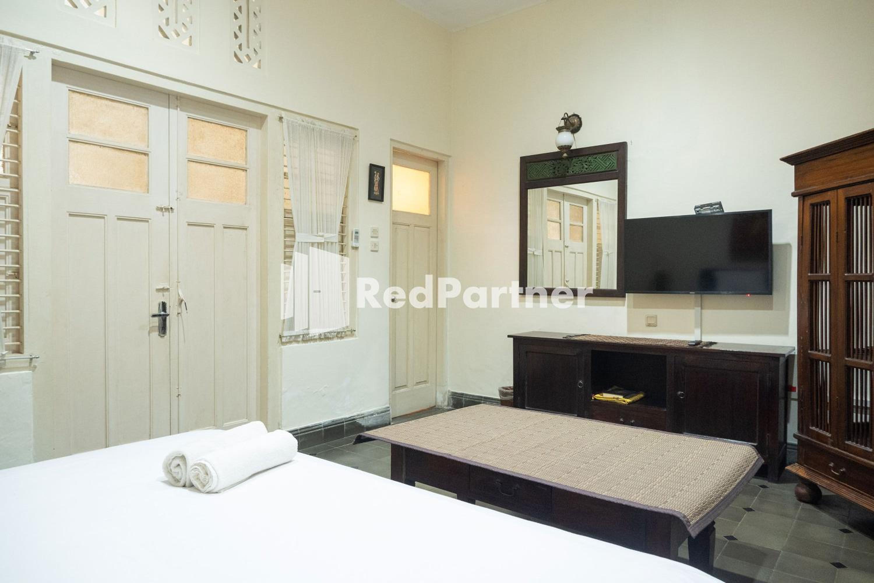 Standard Double Room - Photo 7