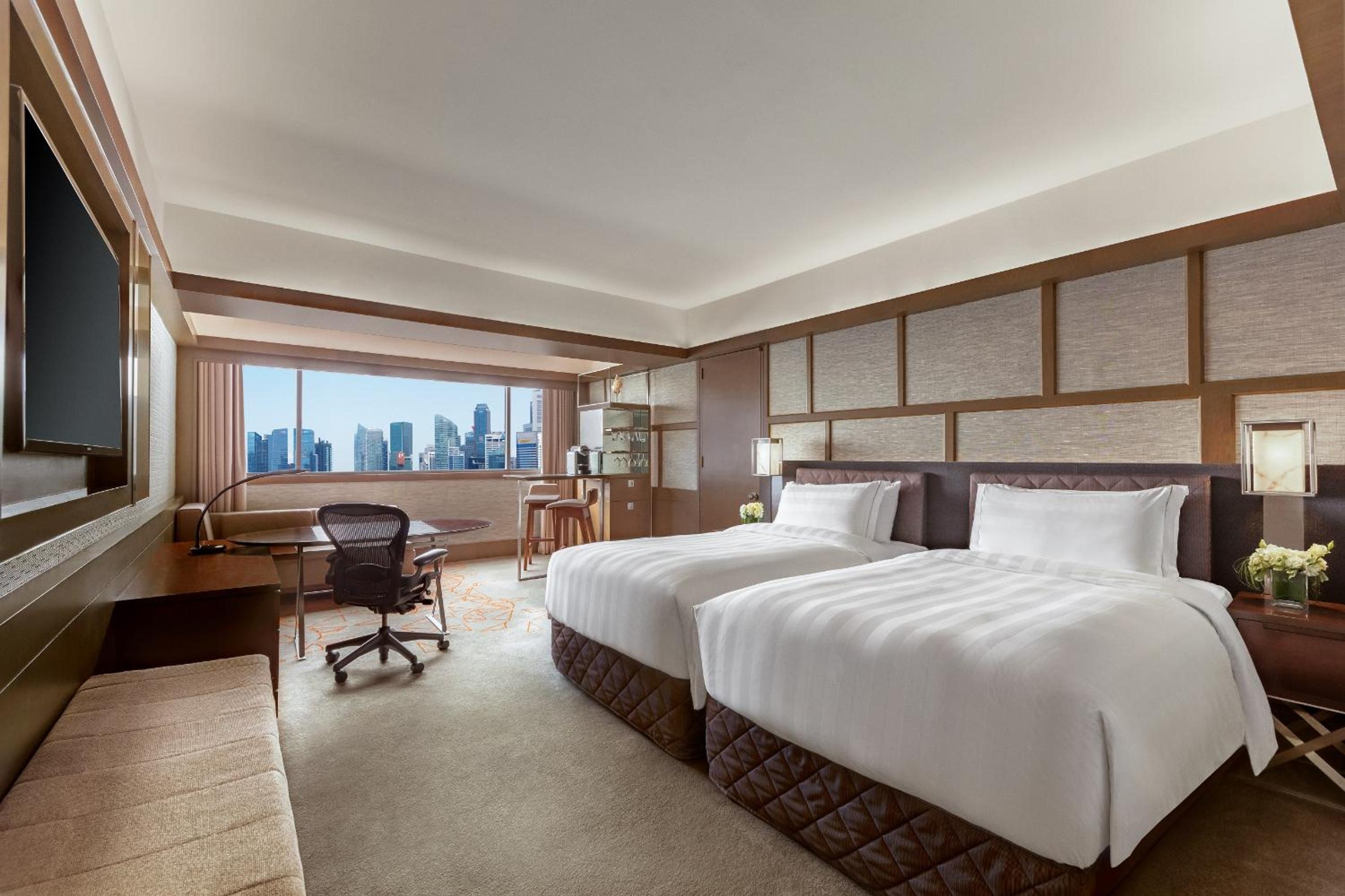 Pacific Club Room, Marina Bay View, Lounge Access, High Floor