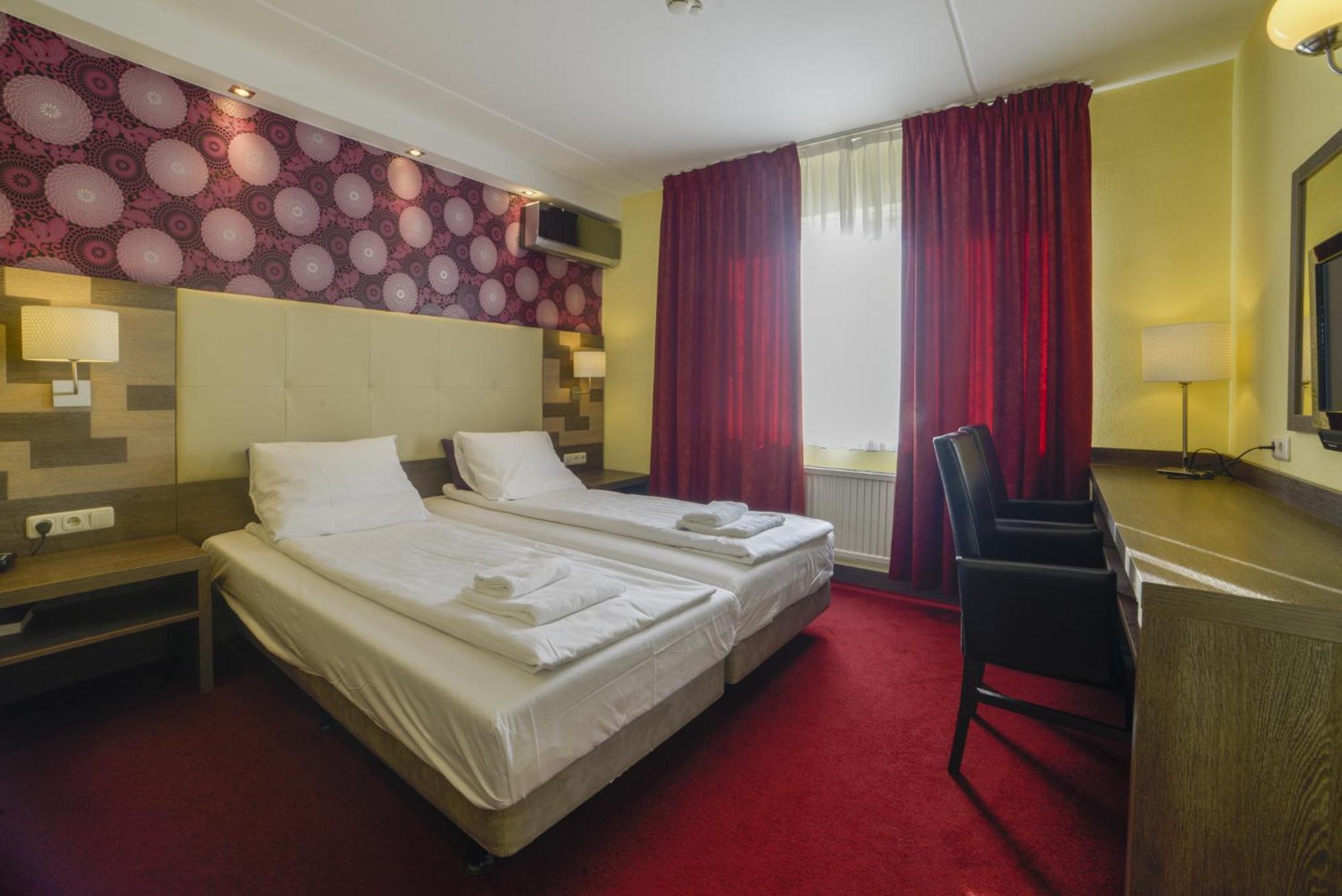 Budget Twin Room - Photo 2