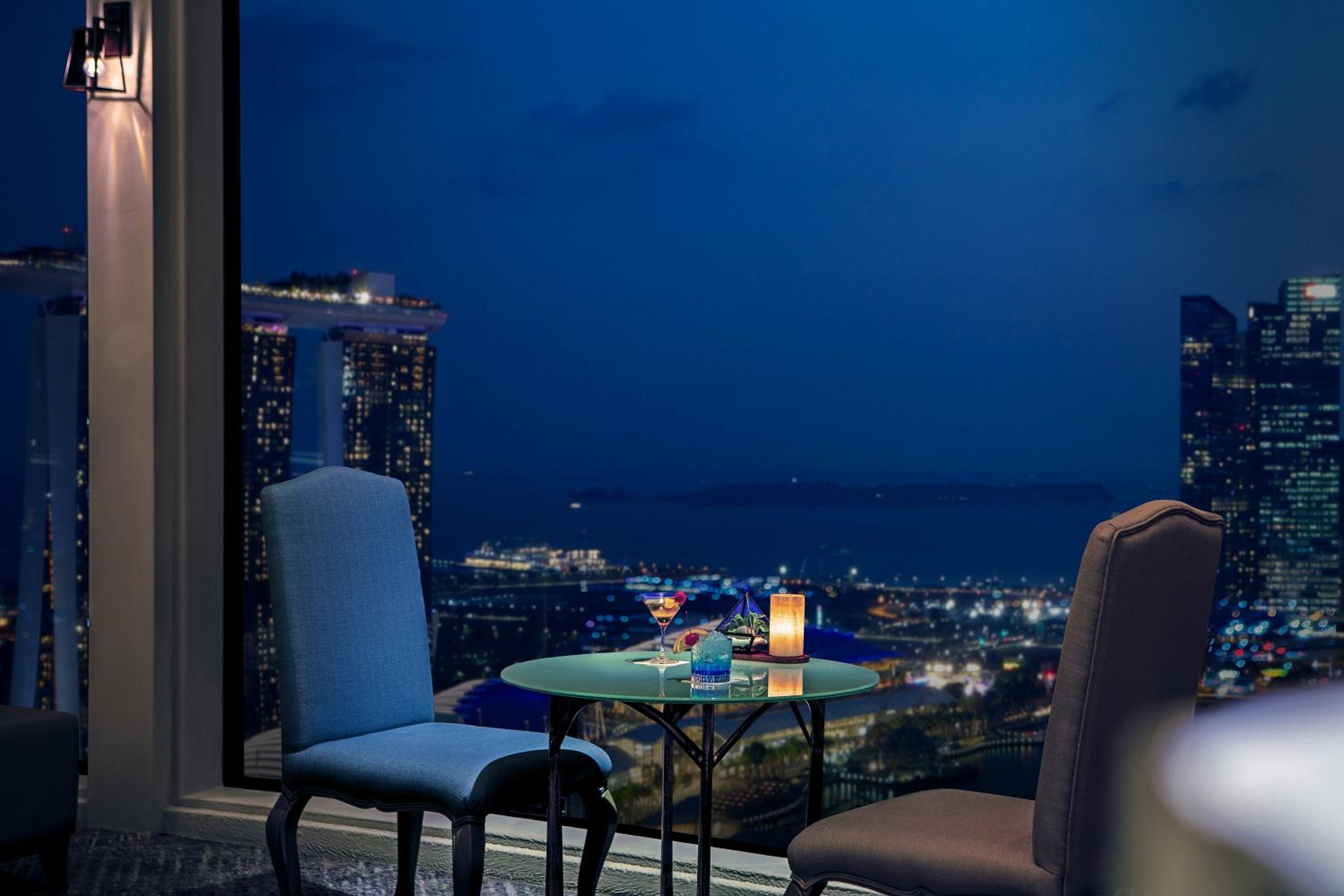 Pacific Club Select Studio, 1 King Bed, Marina Bay View, Lounge Access, High Floor photo 2
