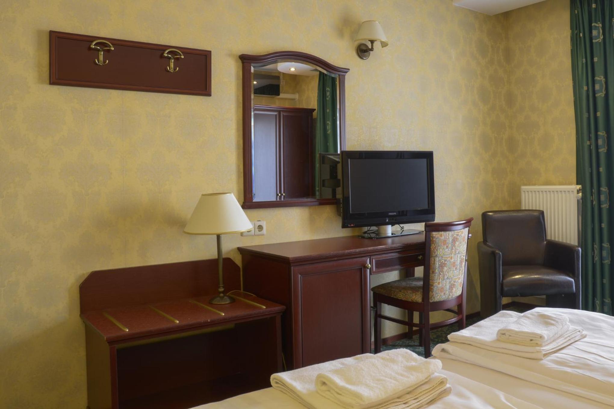 Superior Single or Double Room - Photo 8