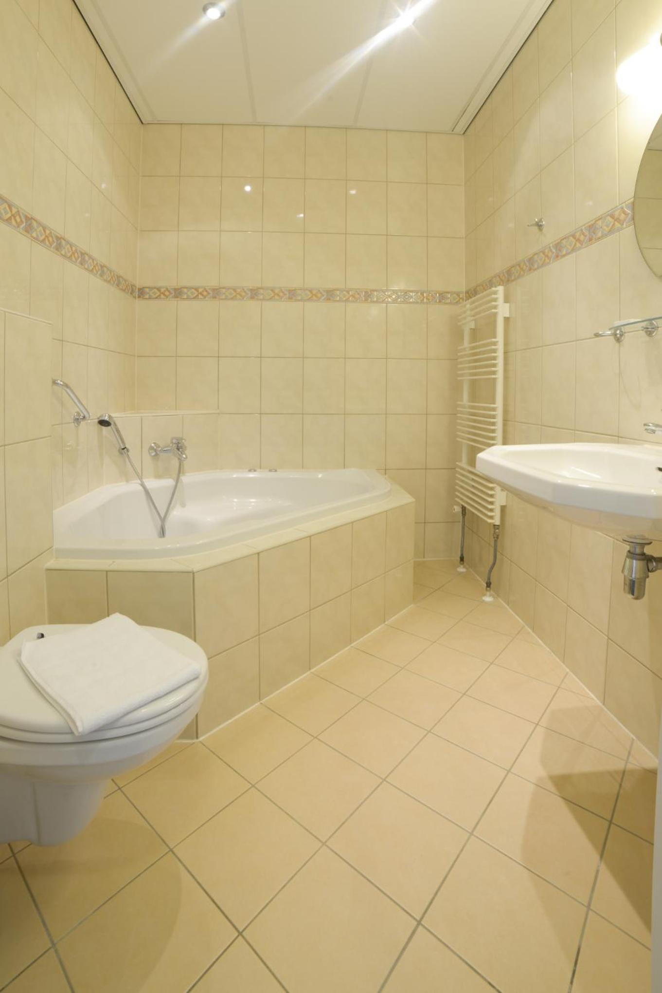 Superior Single or Double Room - Photo 7