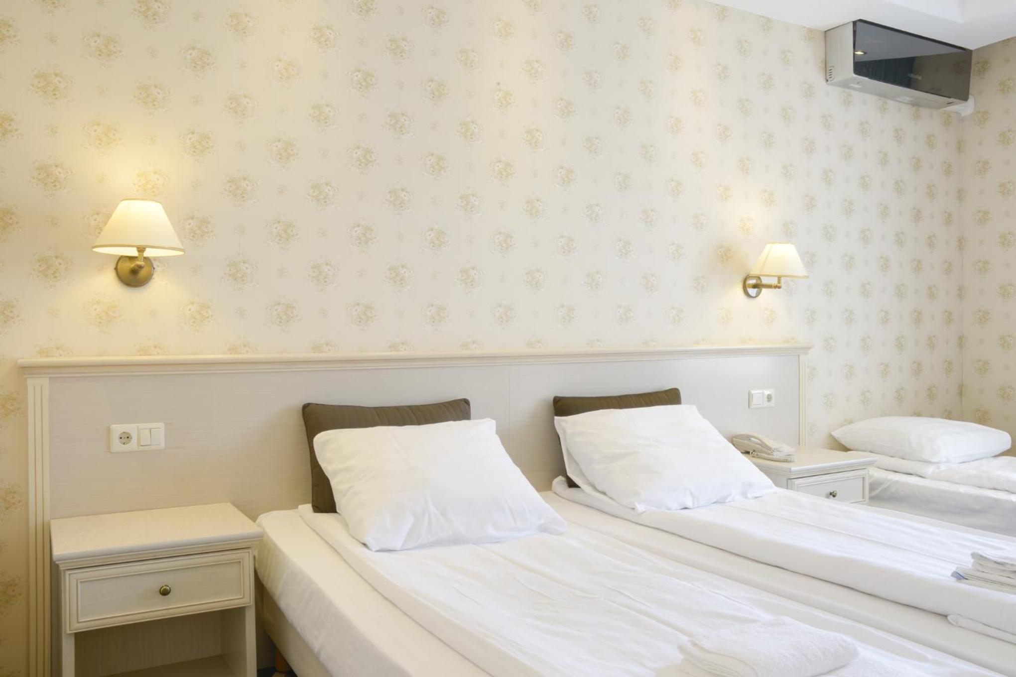 Superior Triple Room - Photo 10