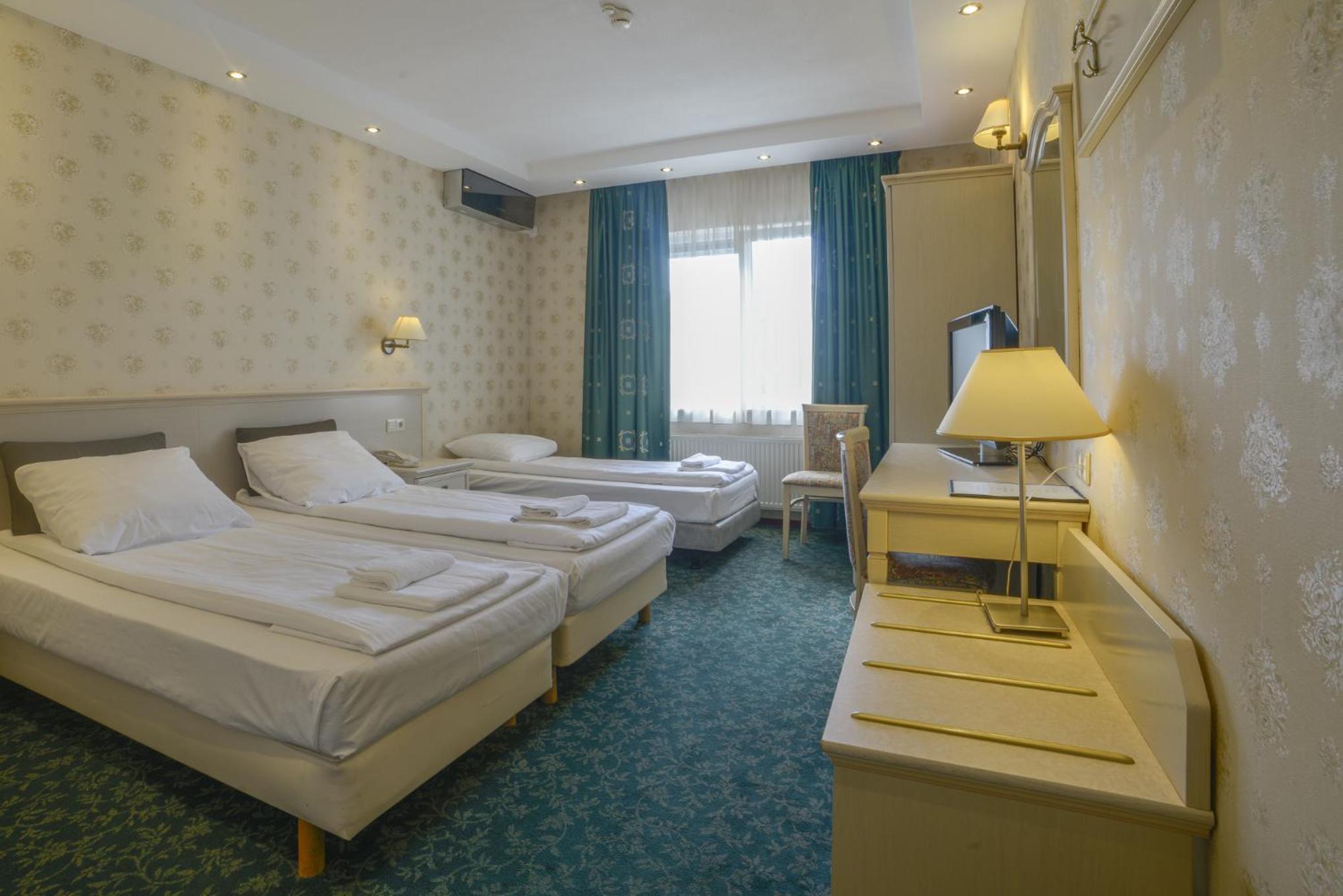 Superior Triple Room - Photo 7