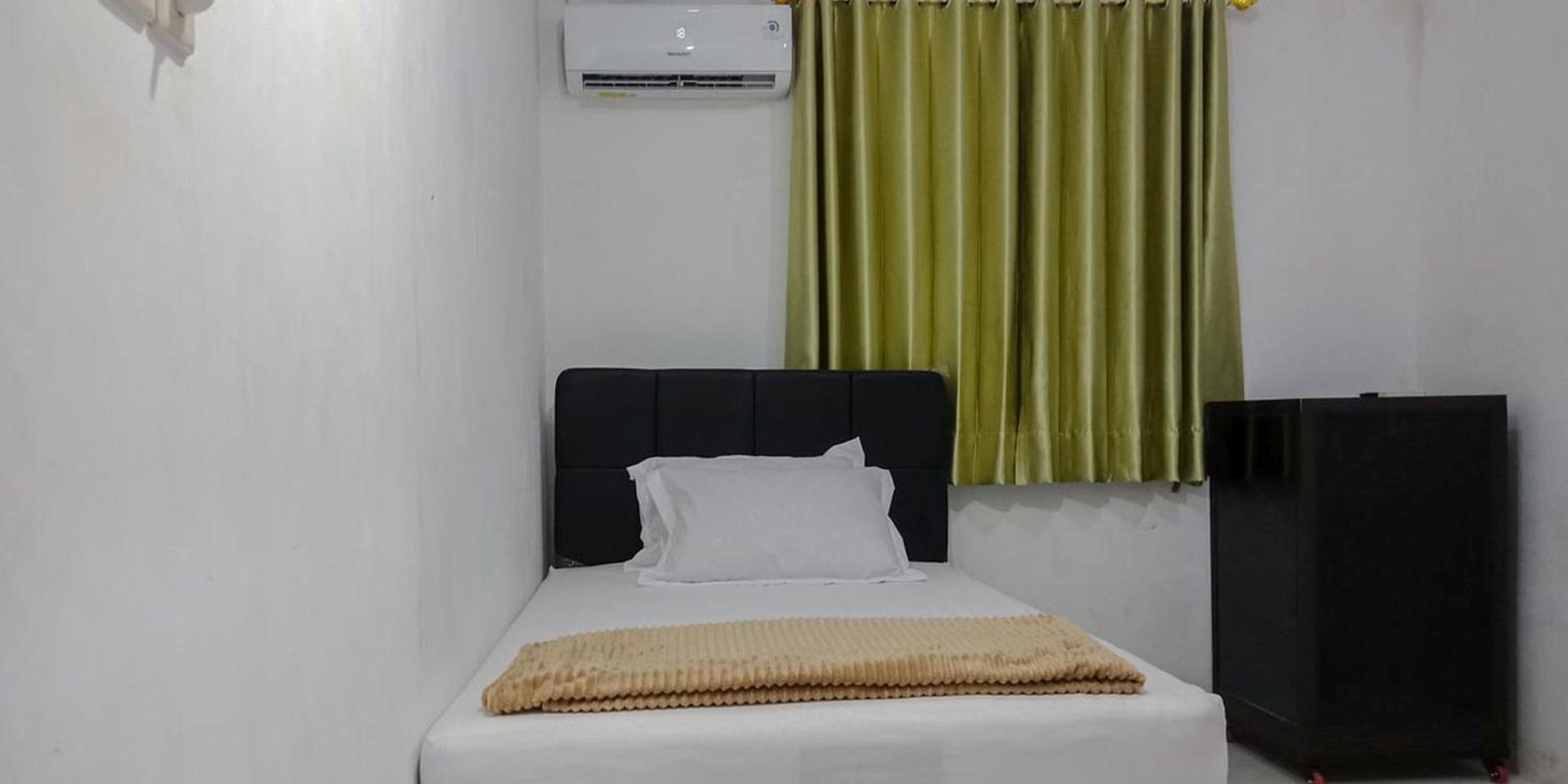 Economy Double Room photo 2