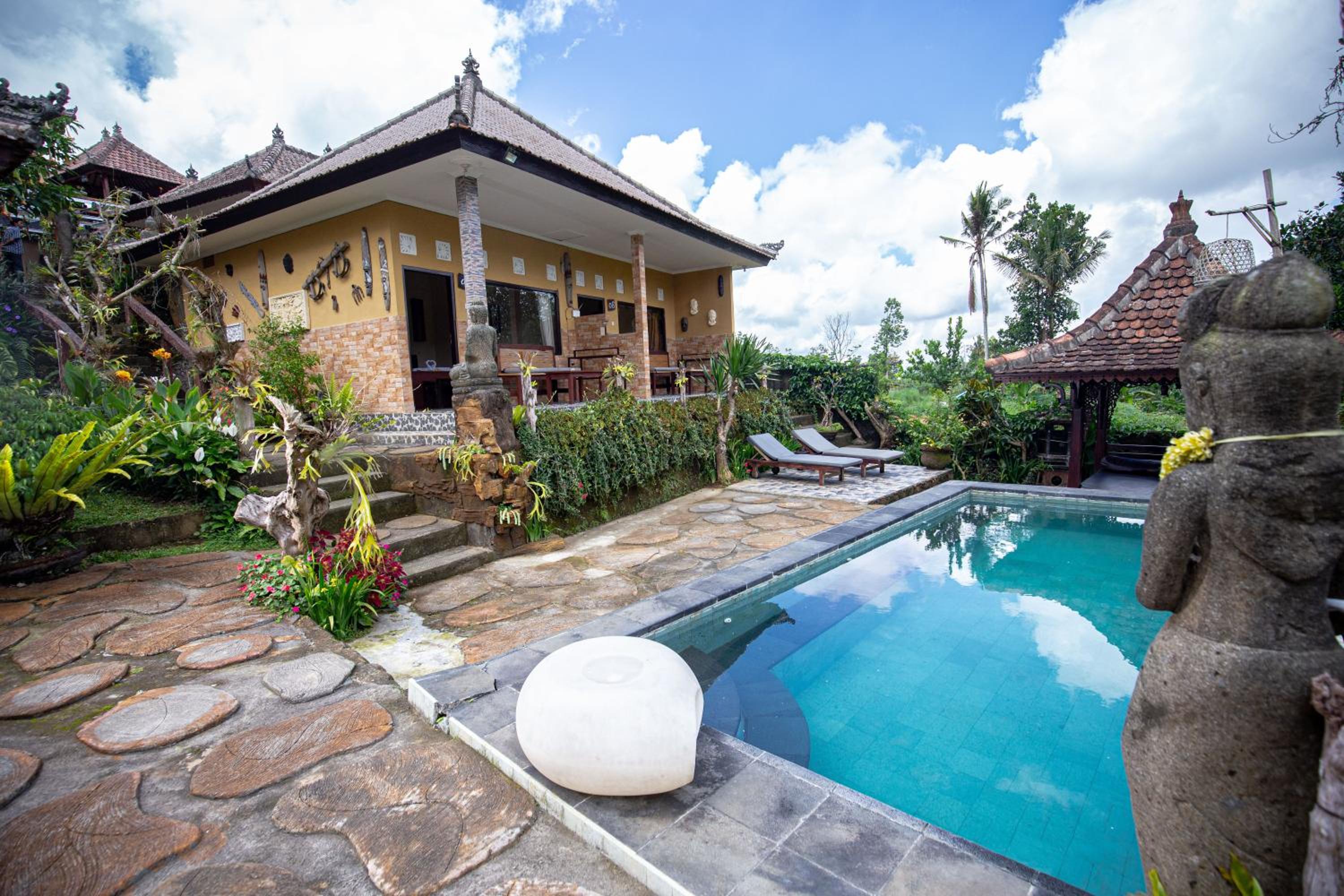 Double Room with Pool View - Photo 8