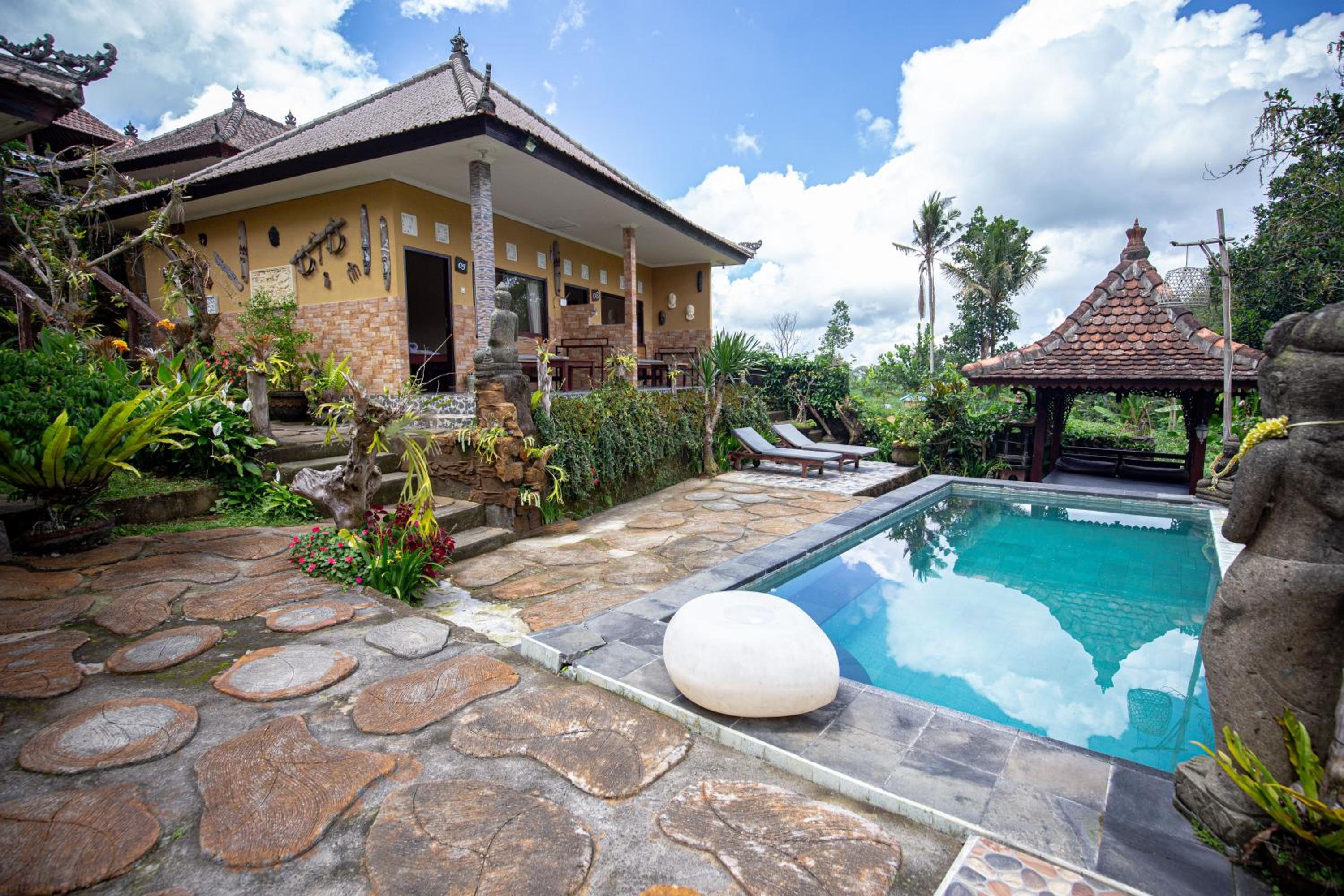 Double Room with Pool View - Photo 7