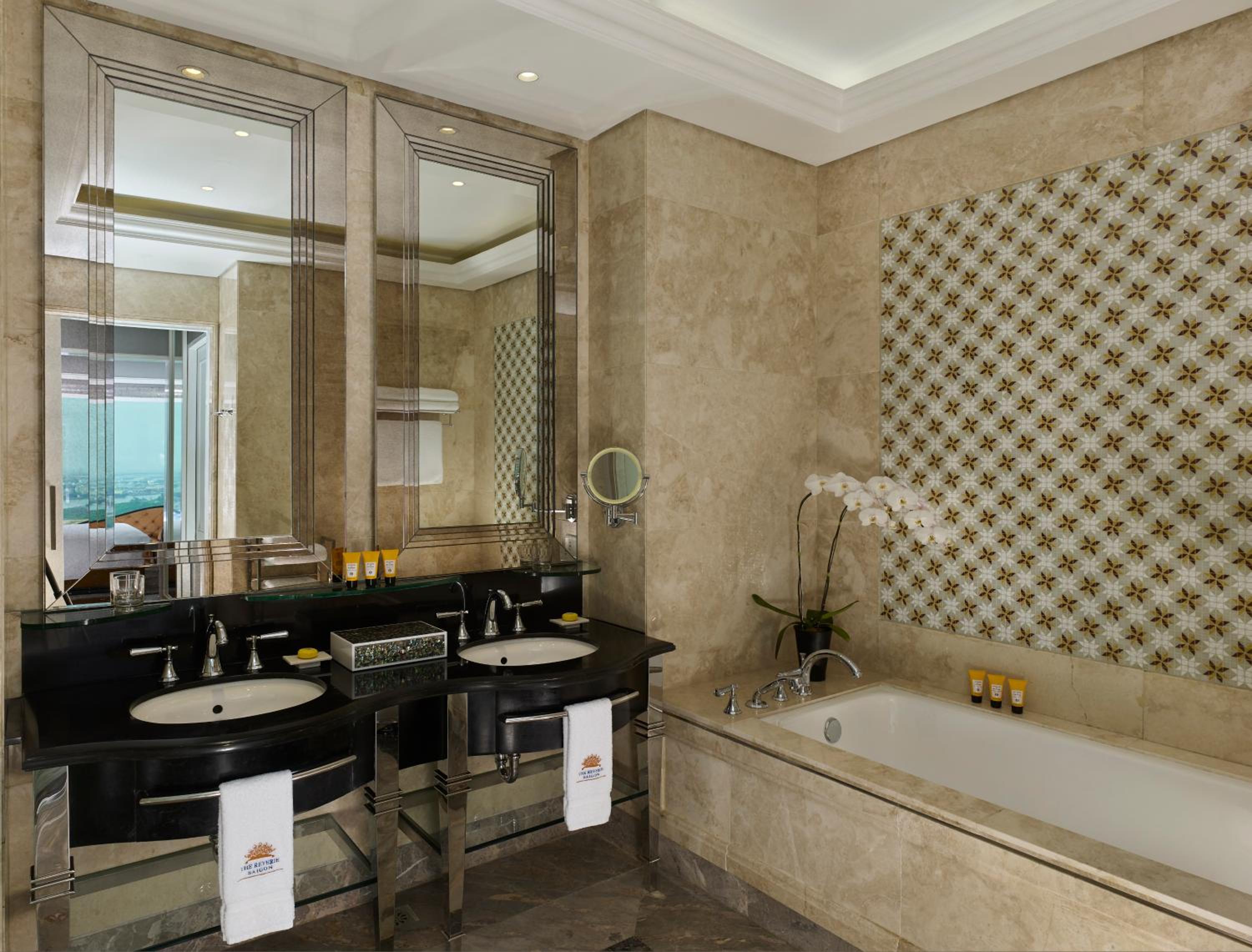 Two-Bedroom Premier (Modern Style) photo 3