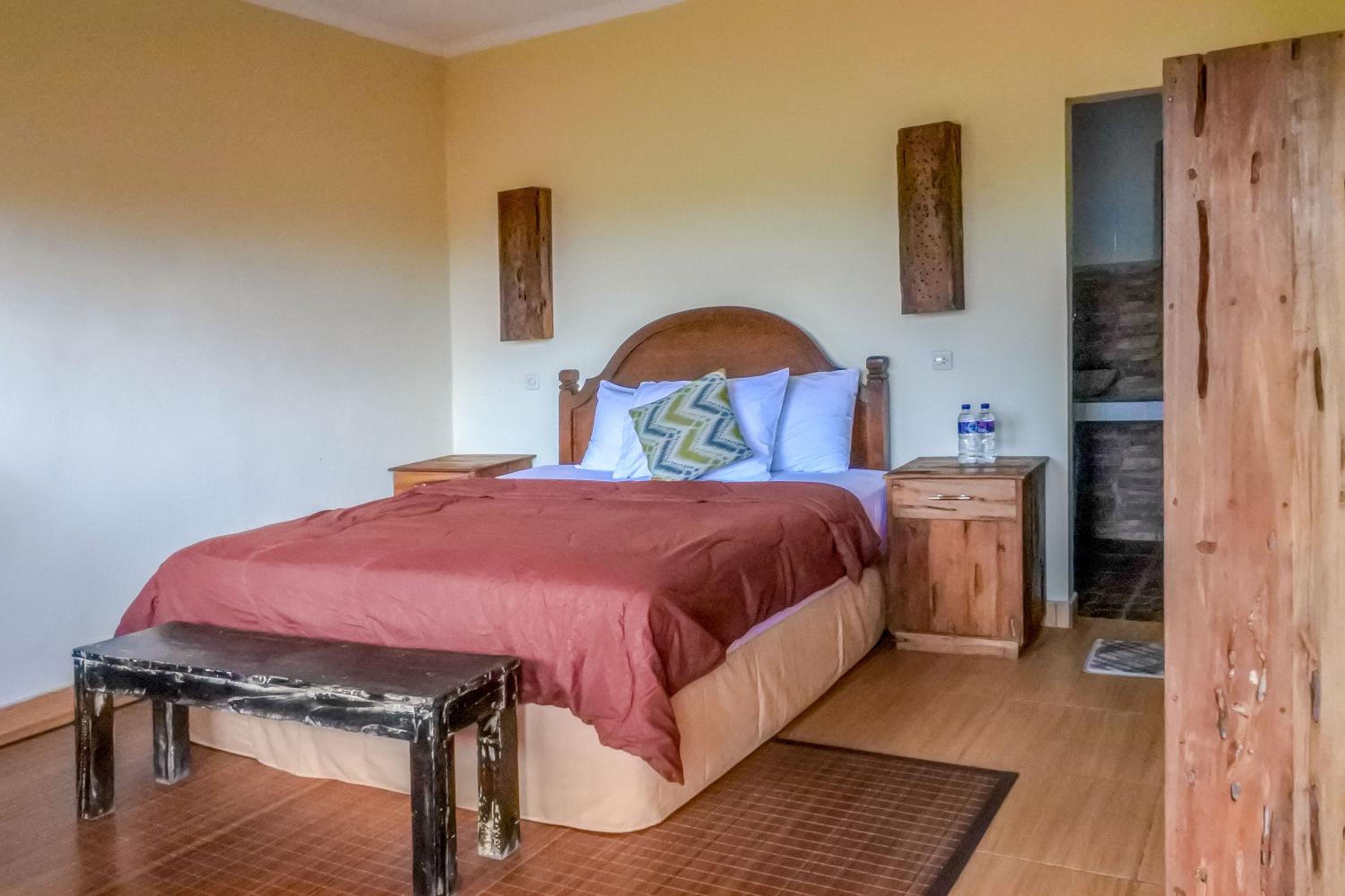 Deluxe Double Room with Balcony - Photo 33