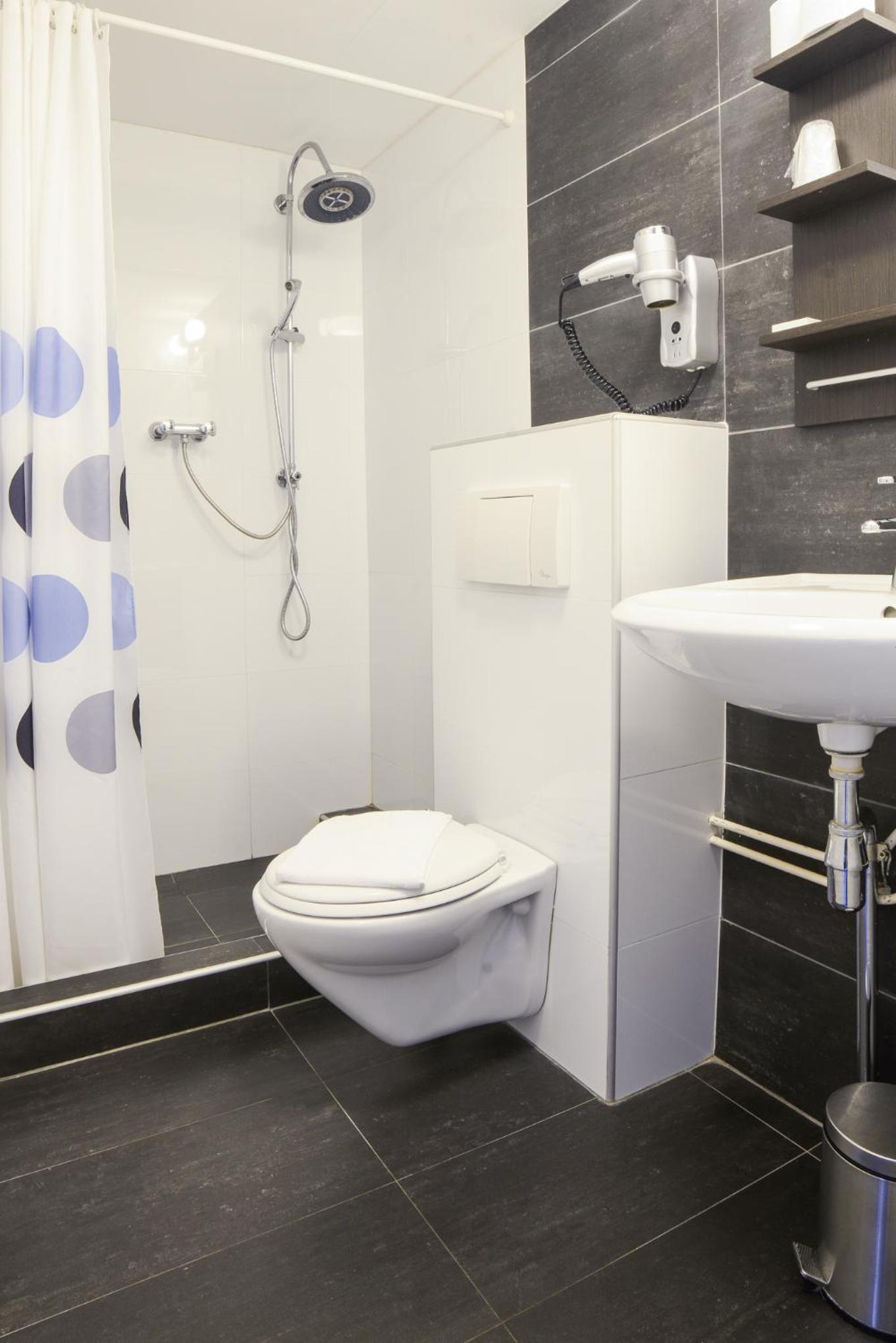 Budget Single or Double Room - Photo 2