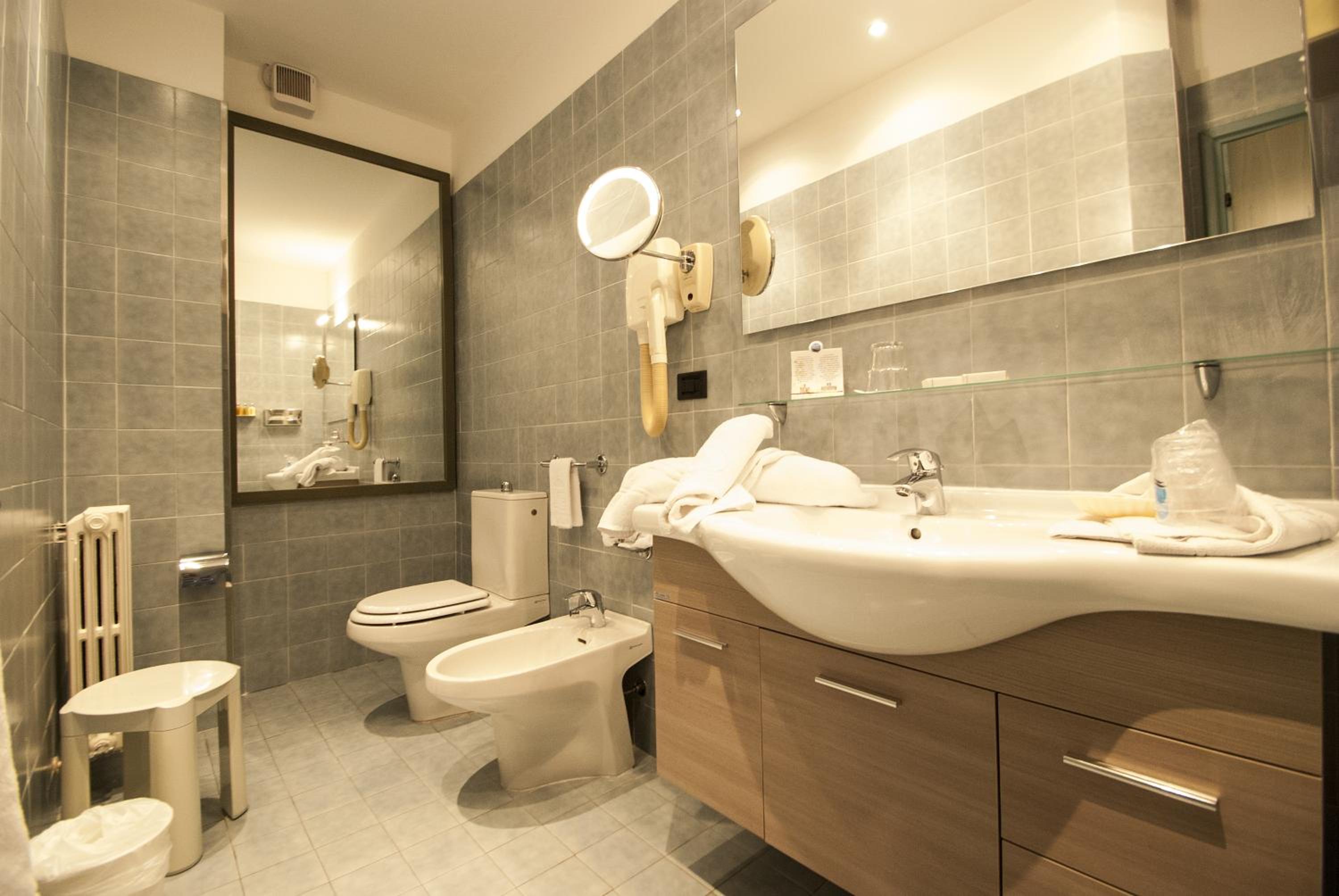 Superior Double or Twin Room - Photo 5