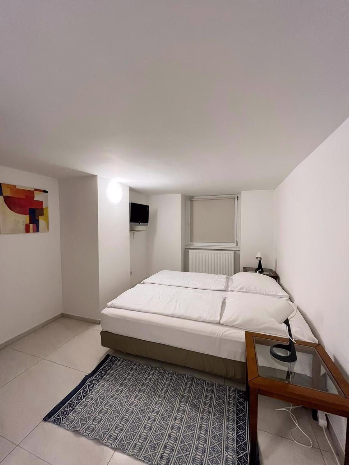 Economy Double Room photo 2