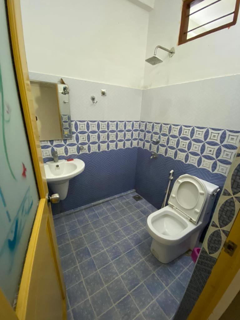 Budget Twin Room photo 2