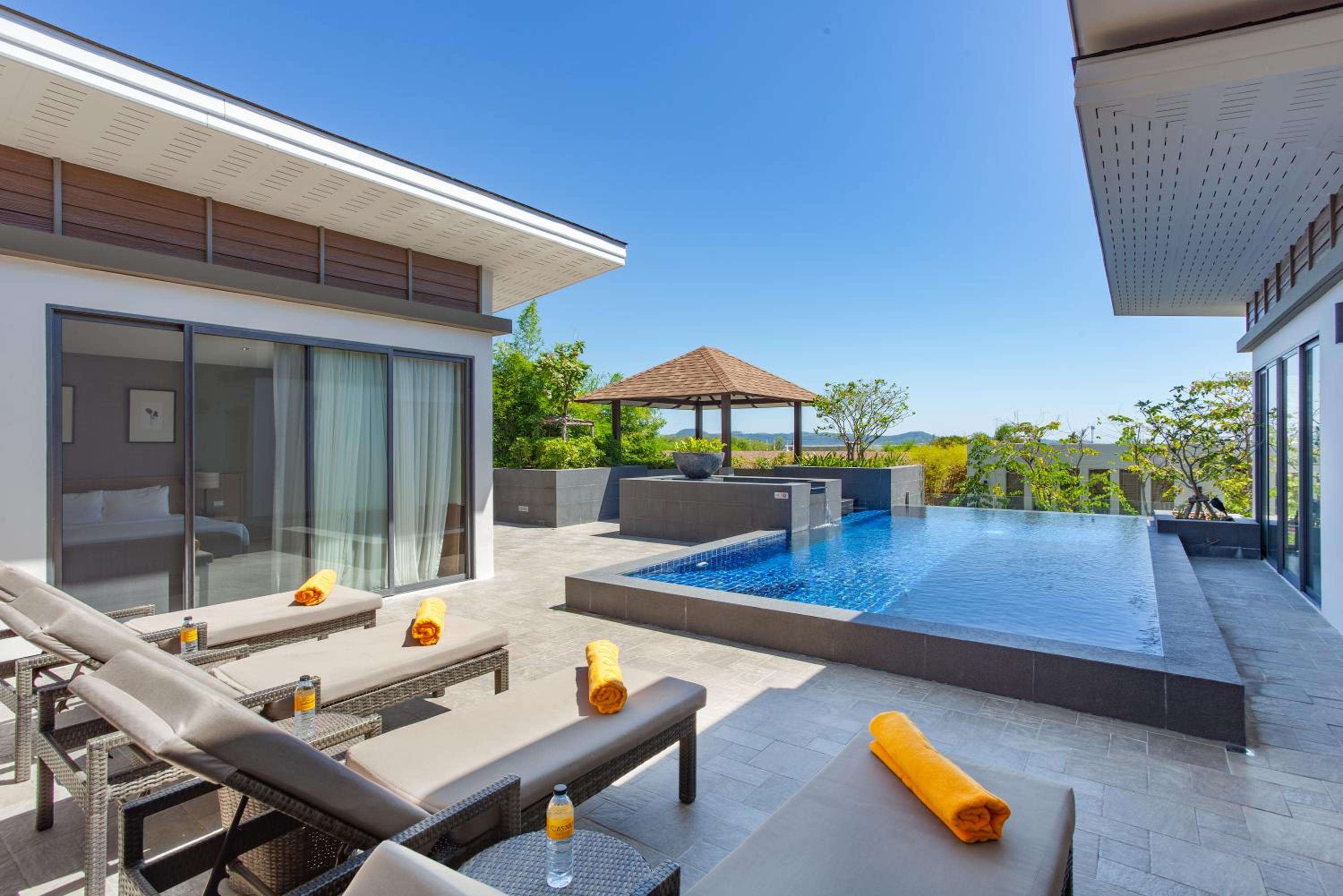 4 Bedroom Private Pool Villa with Partial Seaview (Casabay) - Photo 6