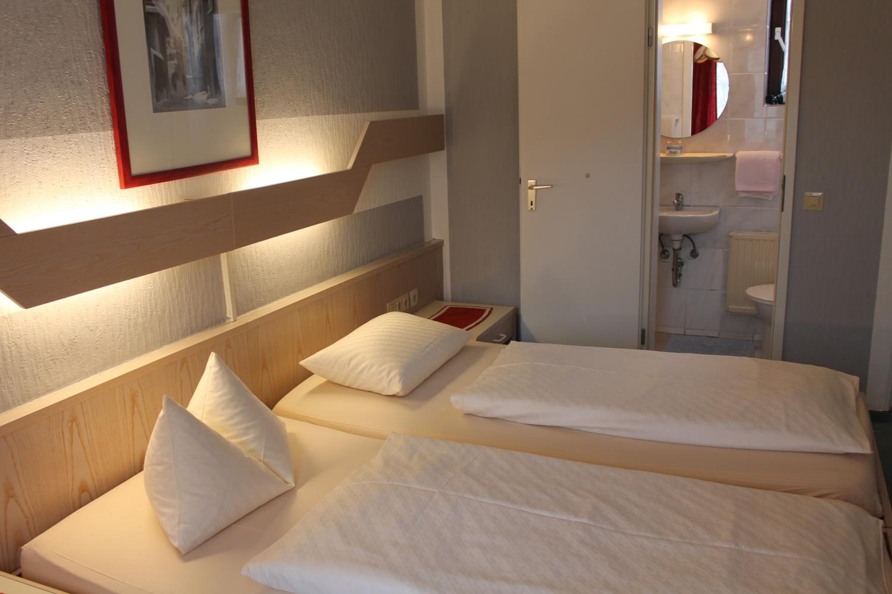 Standard  Double Room - Photo 21