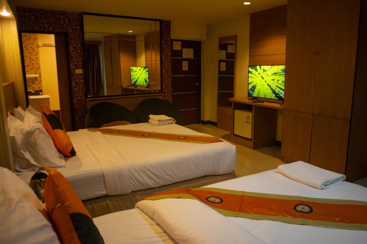 Triple Room with City View - Photo 5