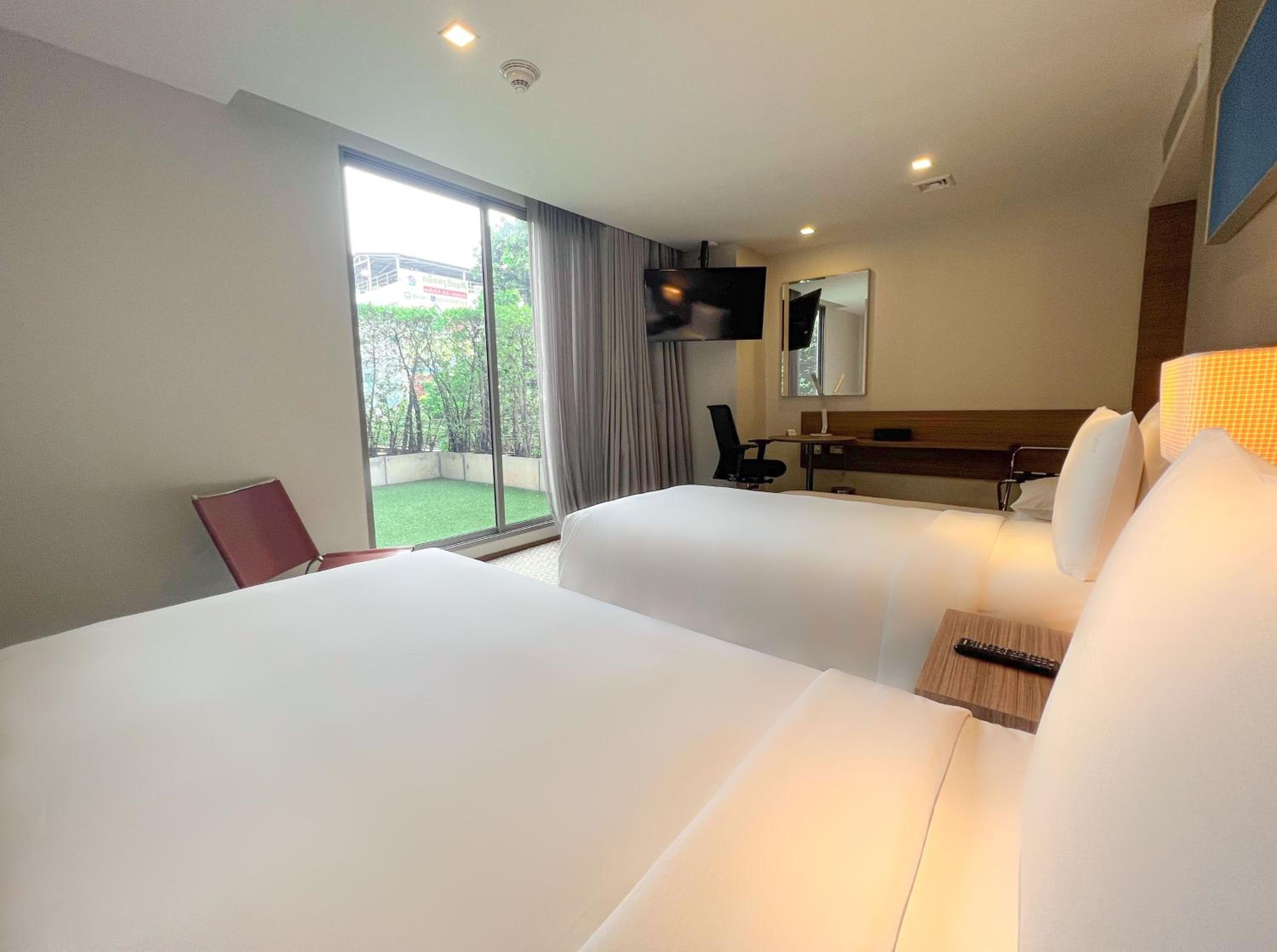 Twin Room with Balcony photo 2