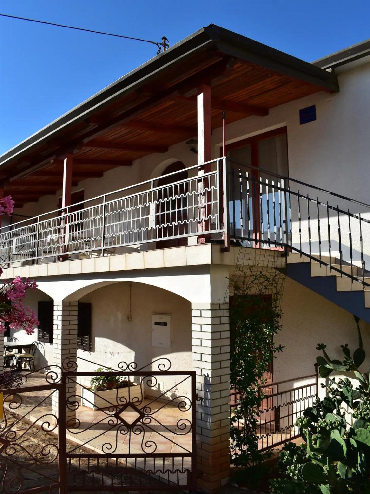 Three Bedroom Apartment with Terrace photo 2