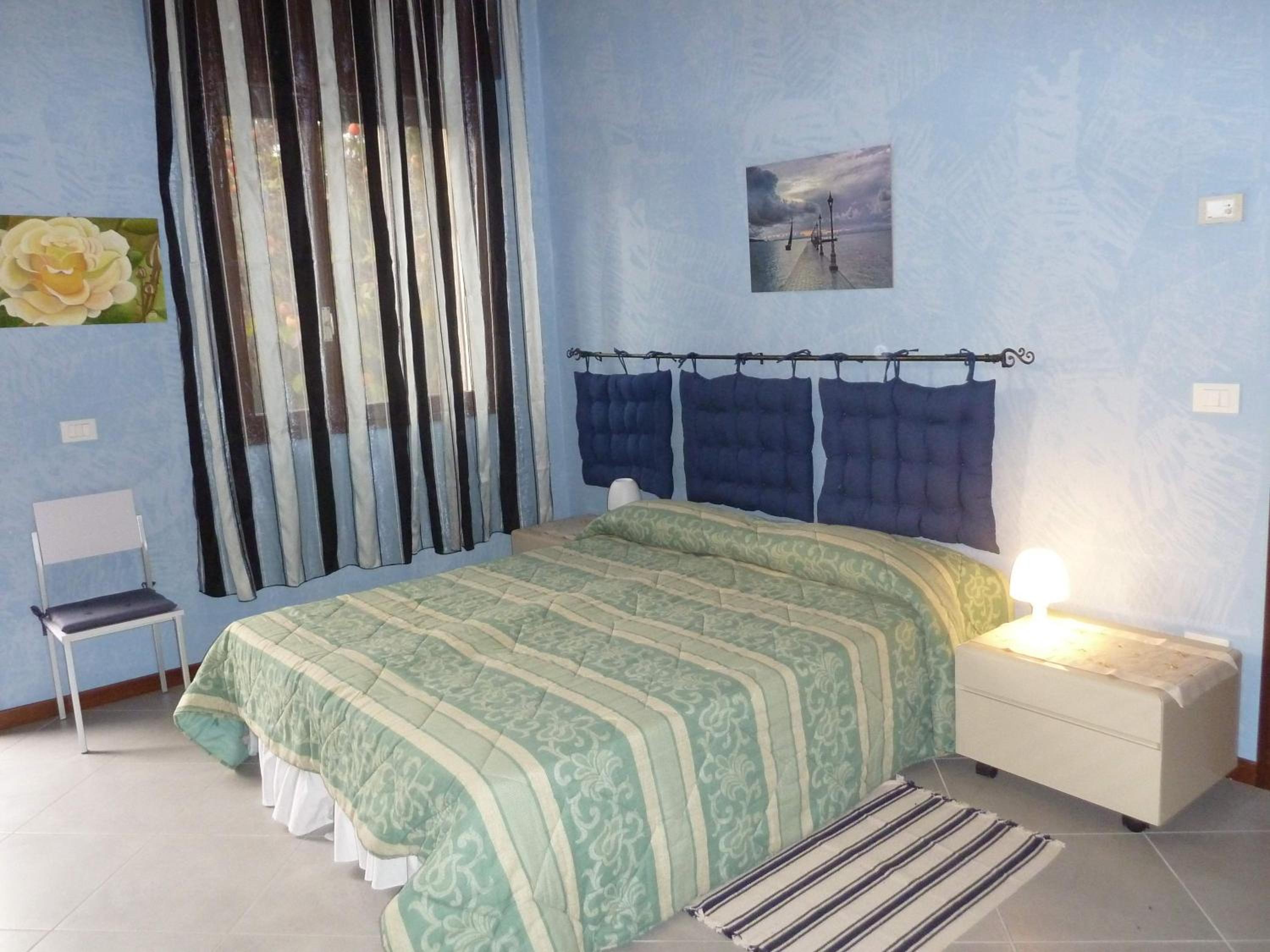 Double Room with Shared Bathroom photo 1