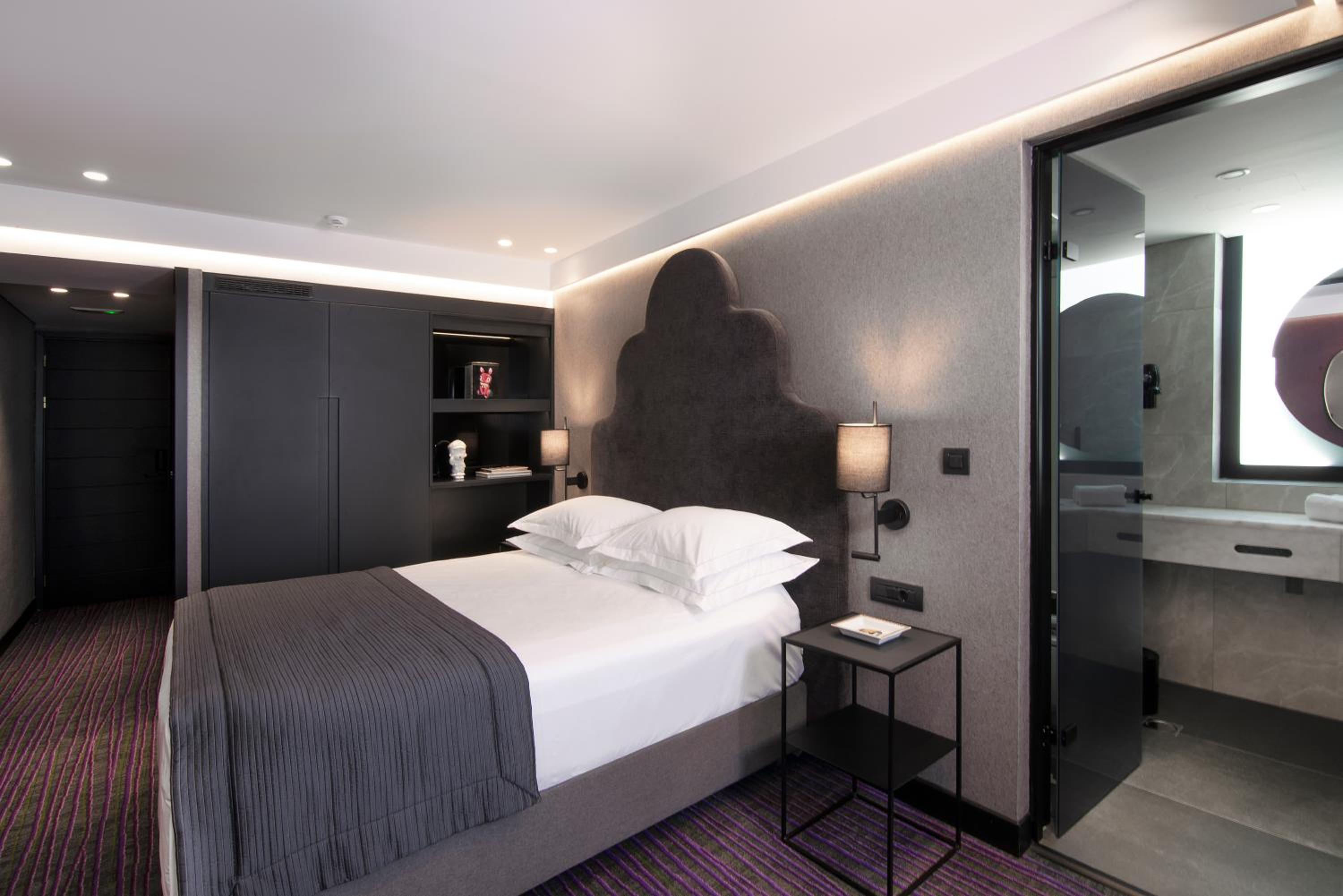 Deluxe Double or Twin Room - Photo 7