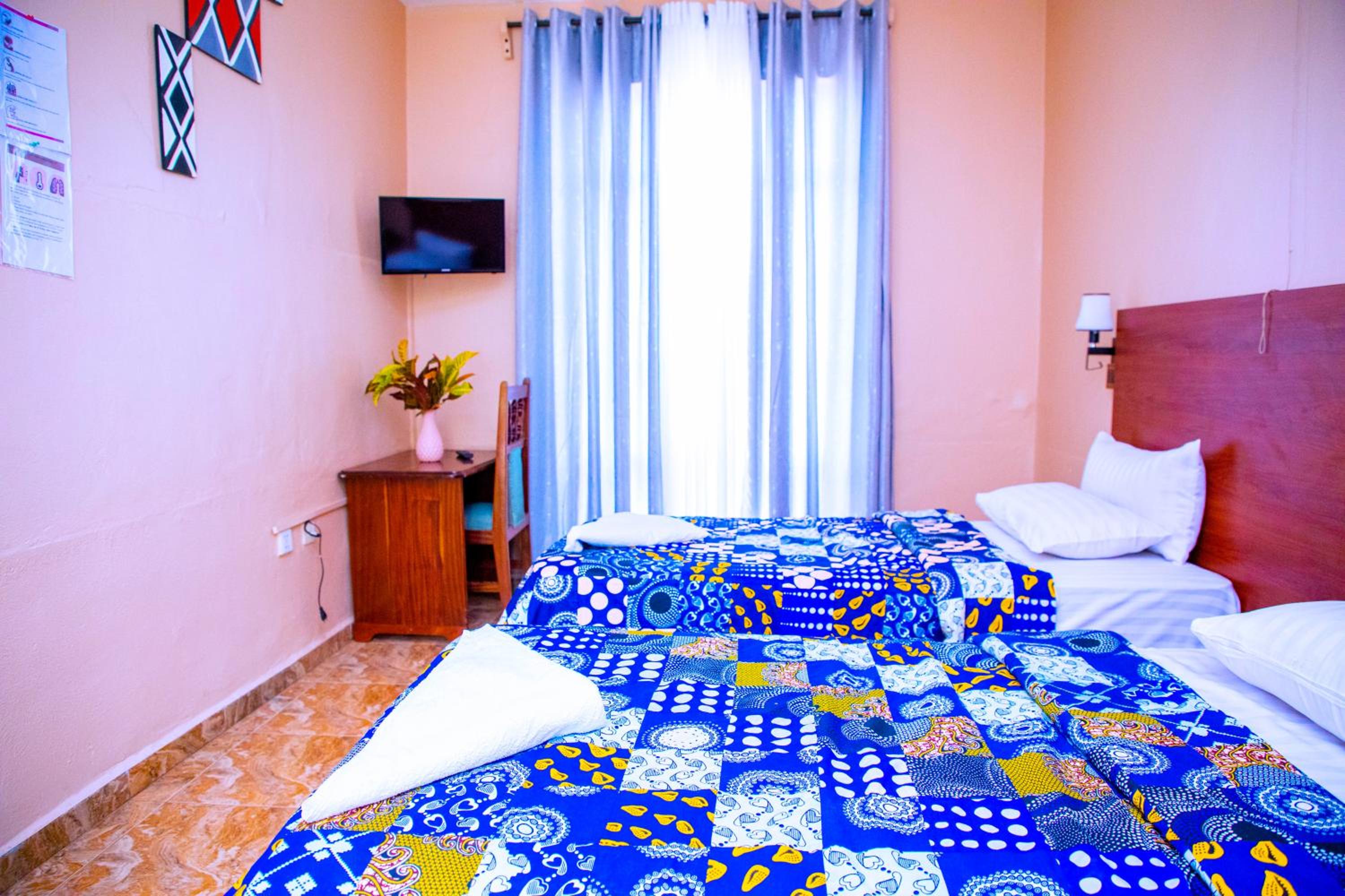 Deluxe Twin Room - Photo 9