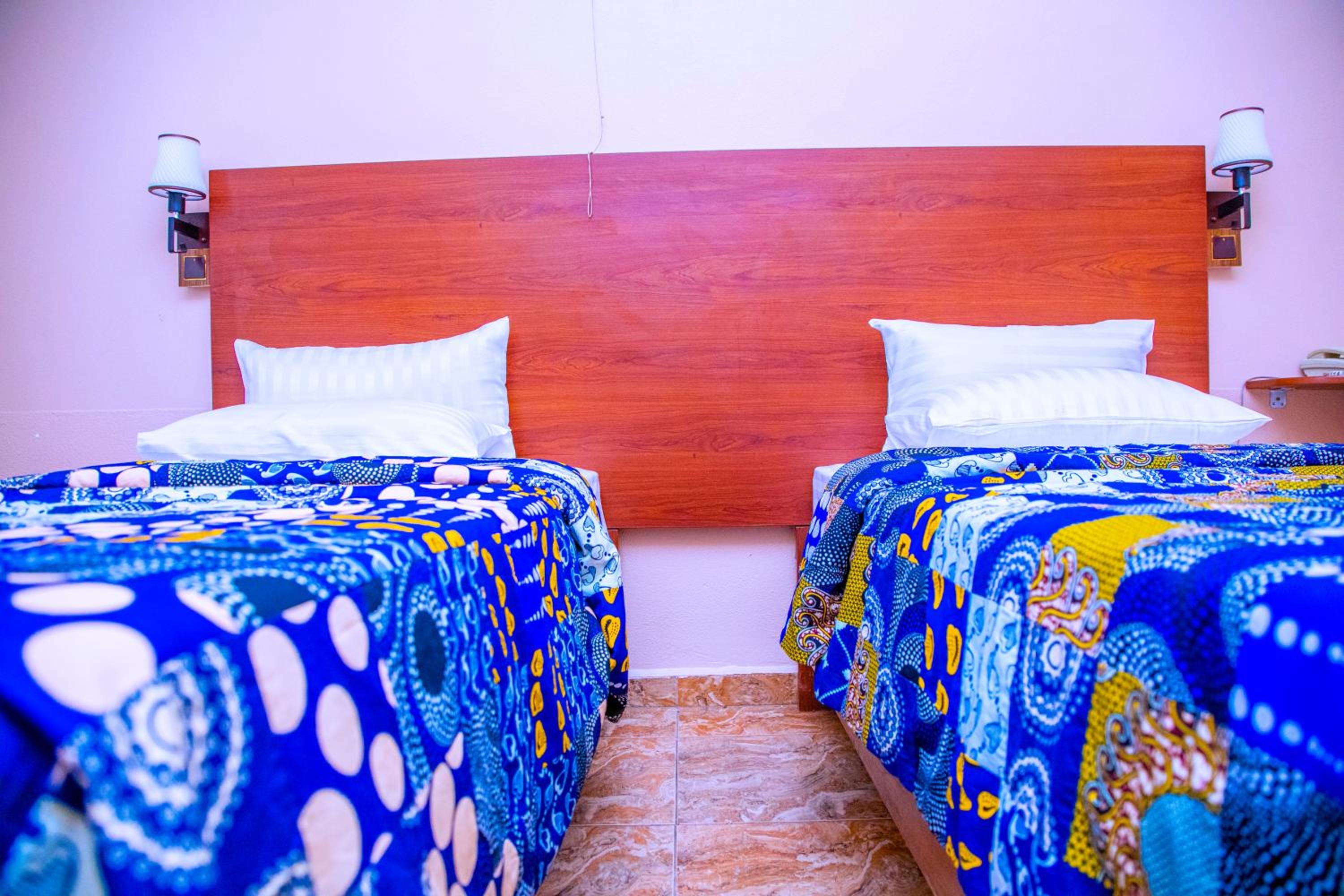 Deluxe Twin Room - Photo 3