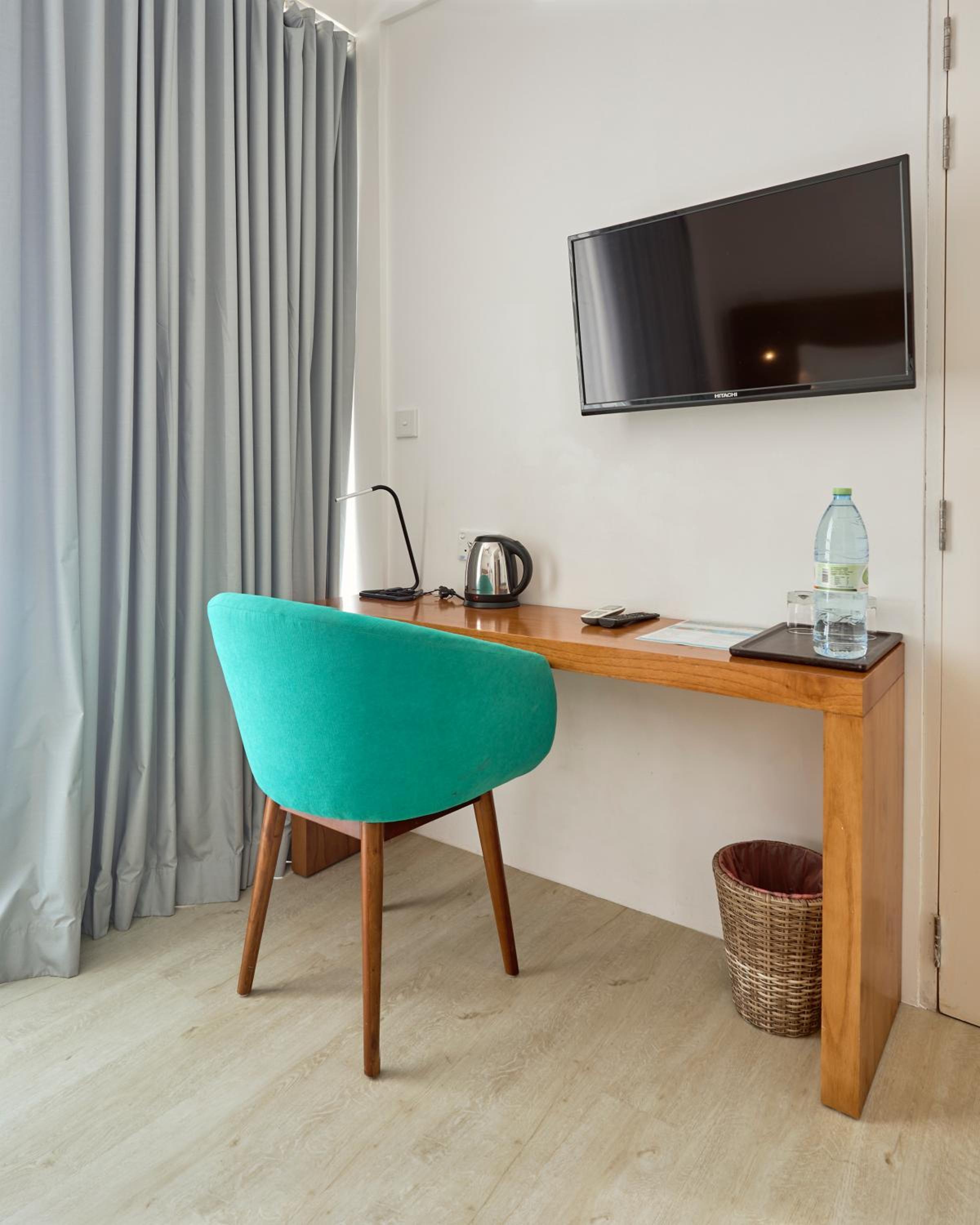 Family Room - Photo 4