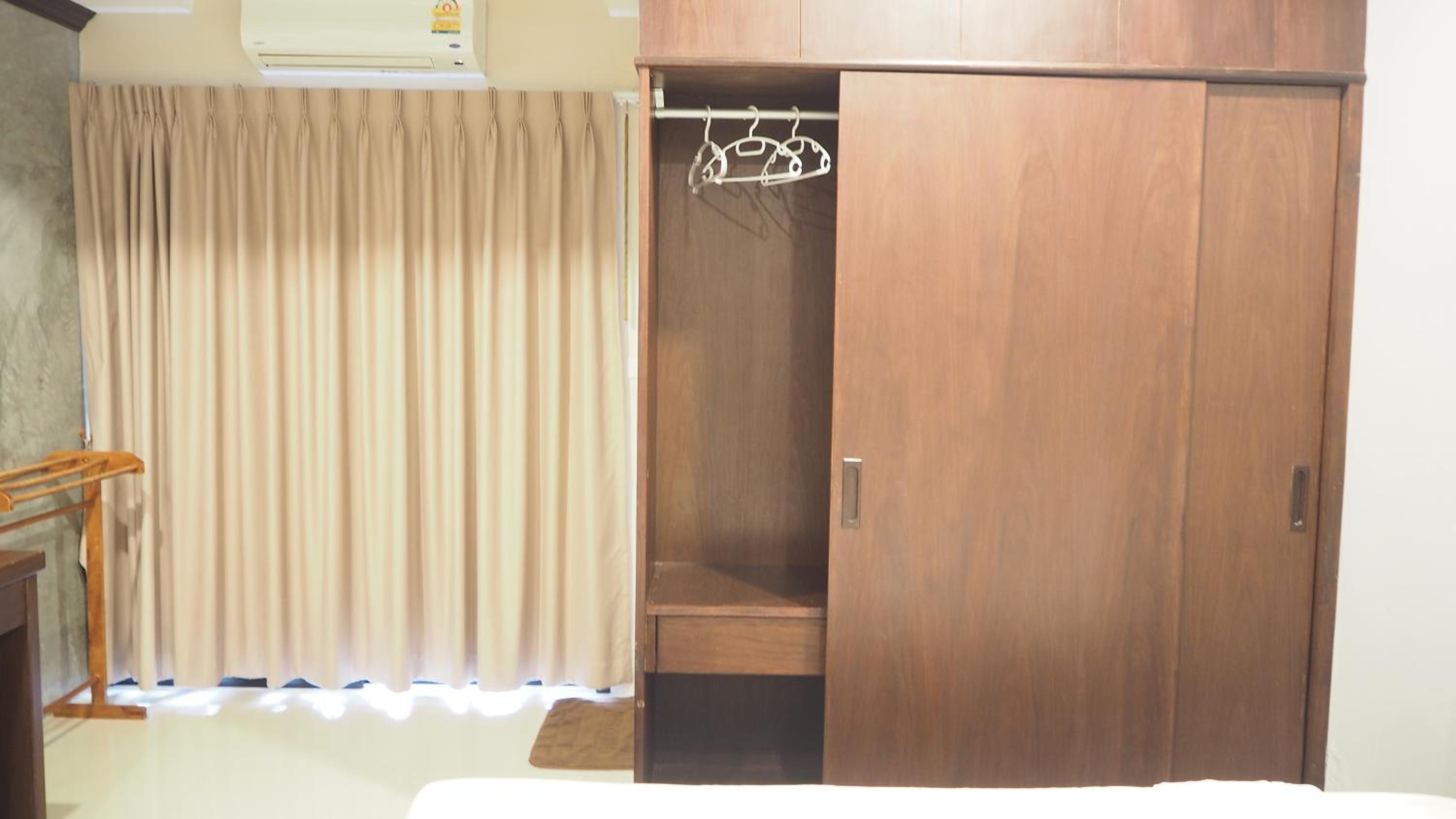 Deluxe King Room photo 2