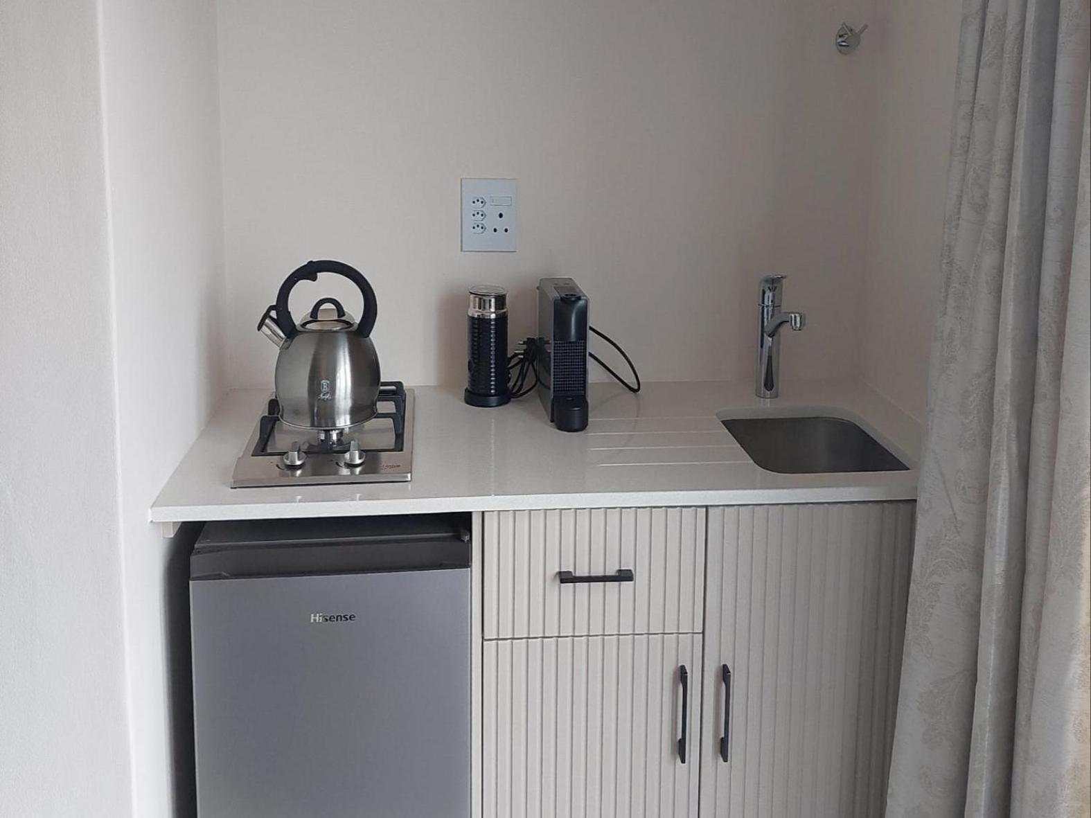Deluxe Double Room with Sea View - Photo 3