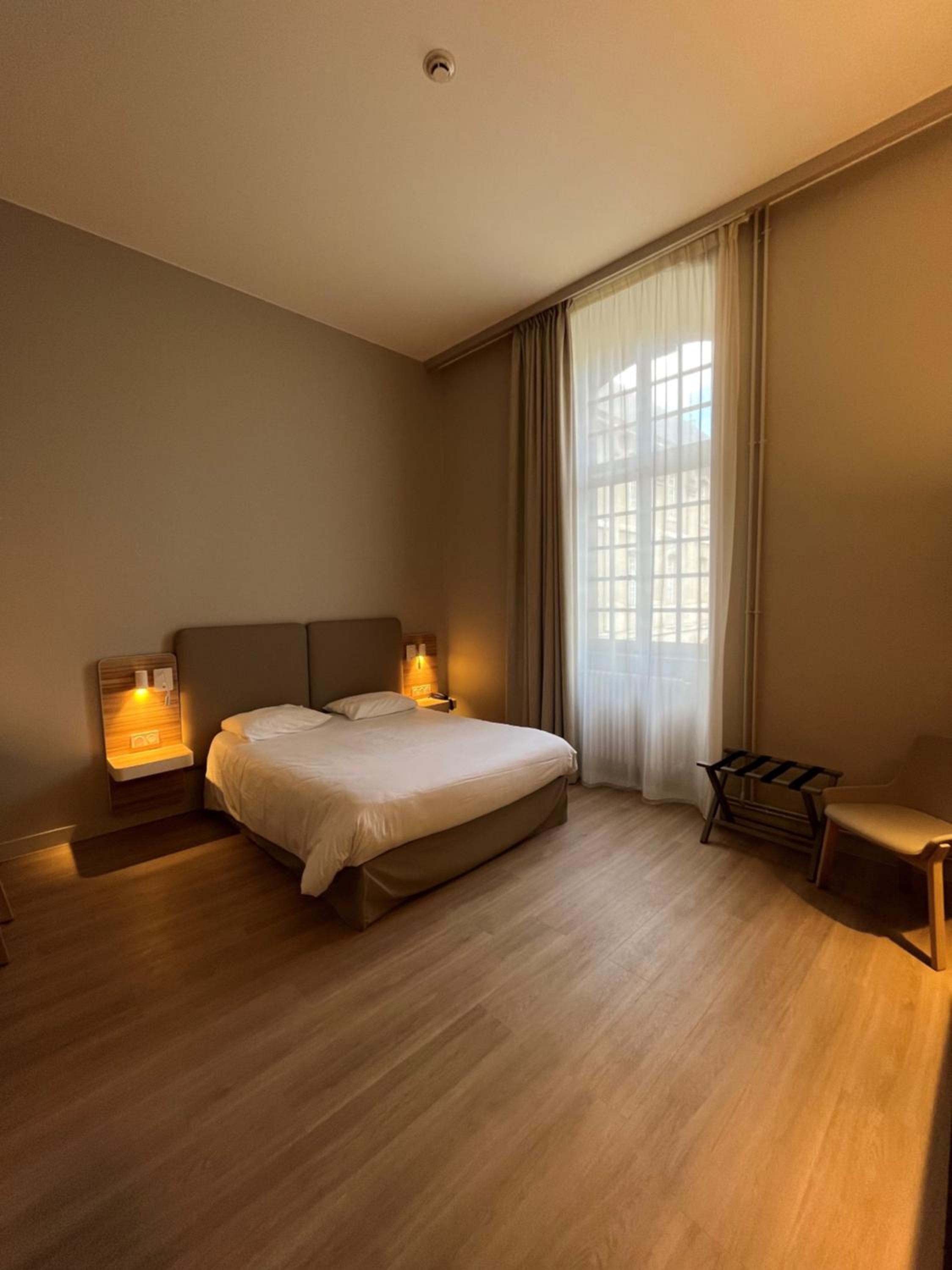 Comfort Abbey Double Bed Room with Cloister View or Moselle View