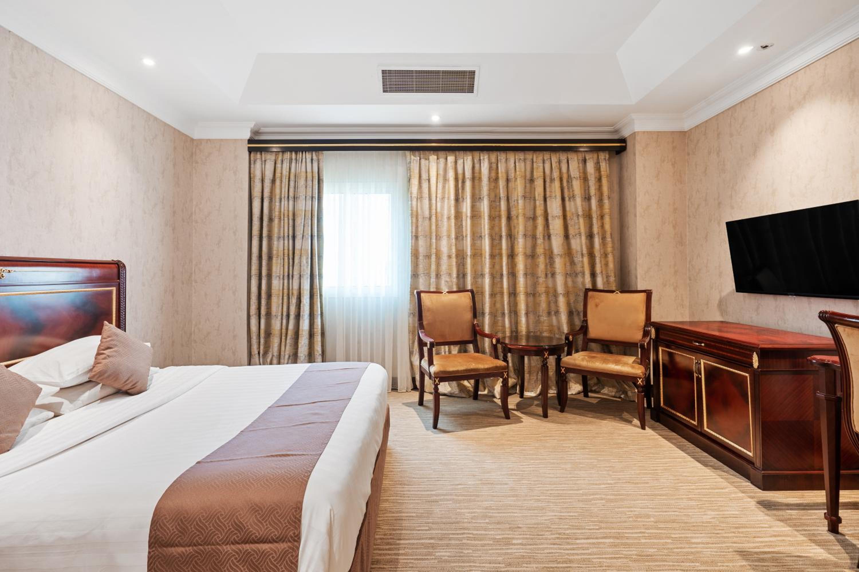 Standard Double or Twin Room - Photo 3