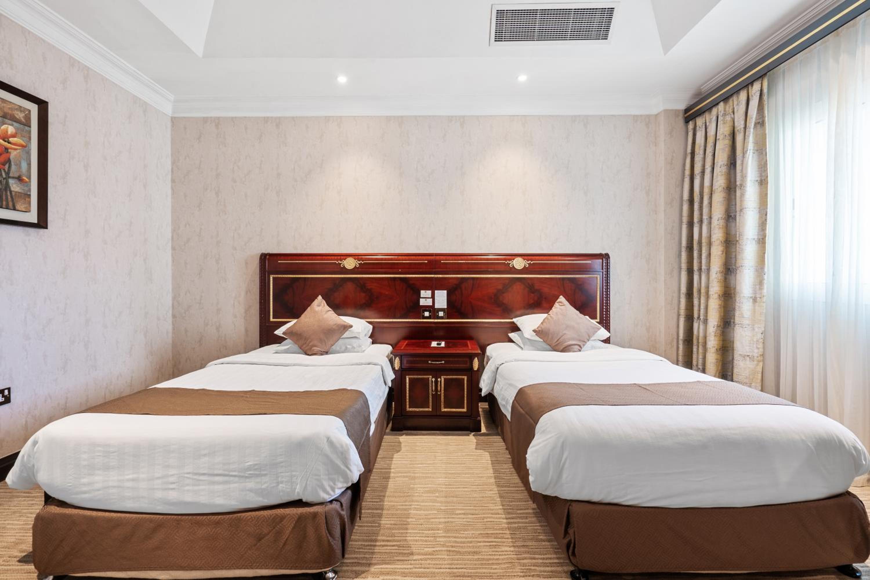 Standard Double or Twin Room - Photo 10