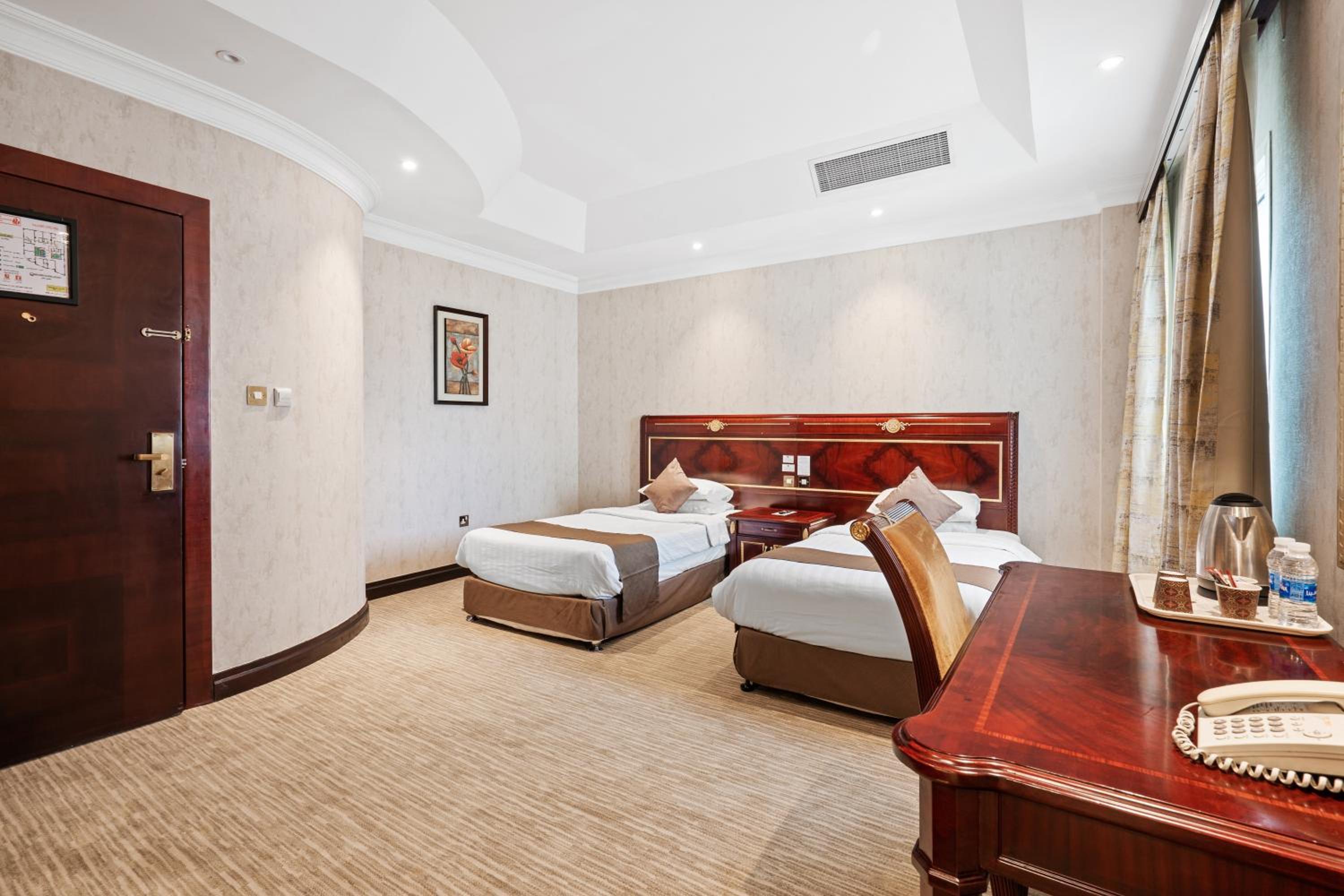 Standard Double or Twin Room - Photo 4