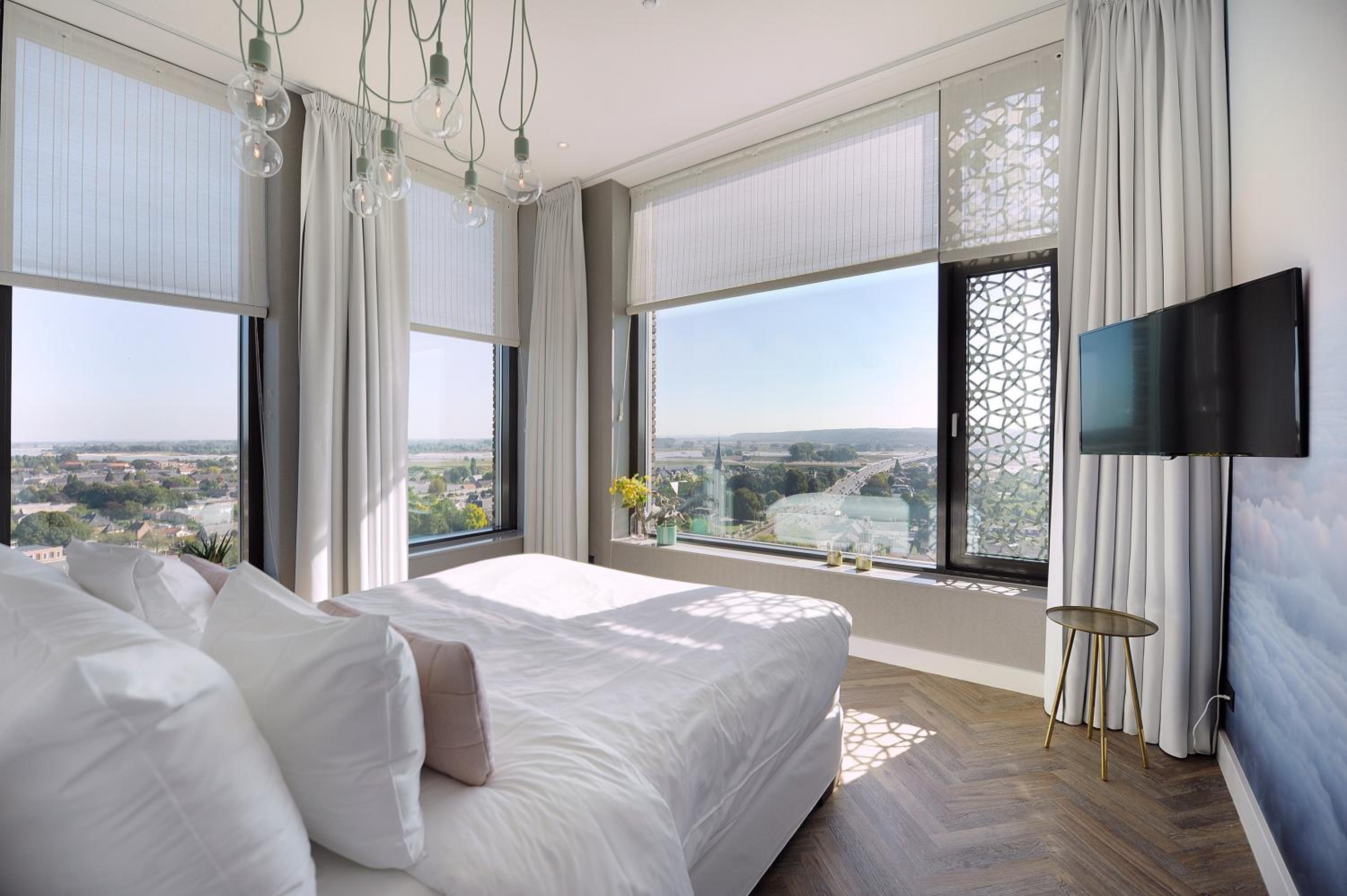 Suite with Hot Tub