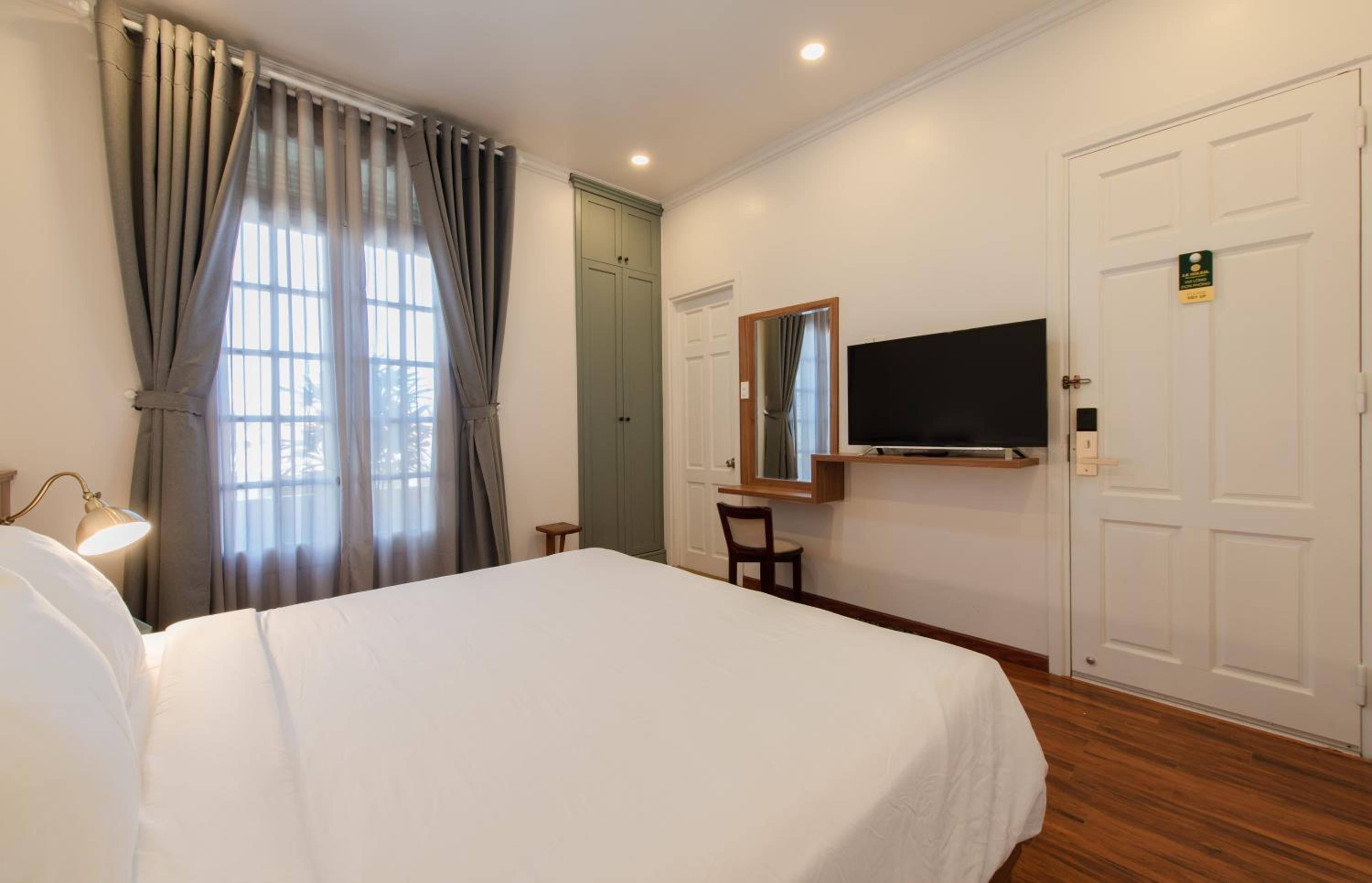 Superior Double Room with Balcony - Photo 16