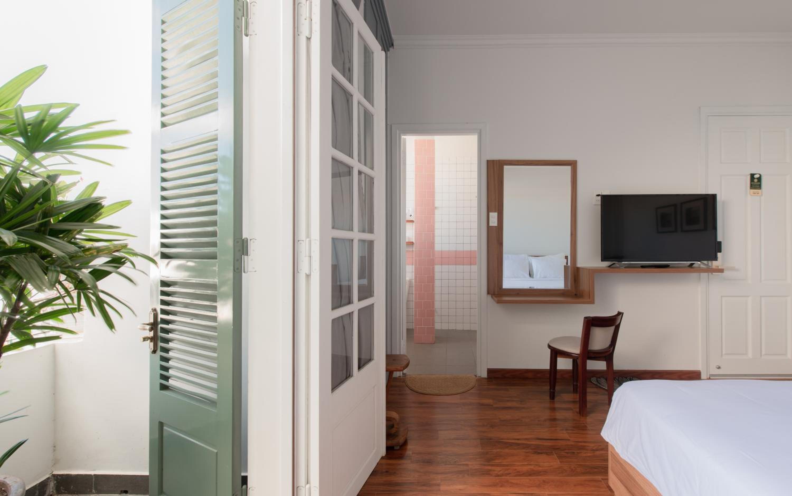 Superior Double Room with Balcony - Photo 18