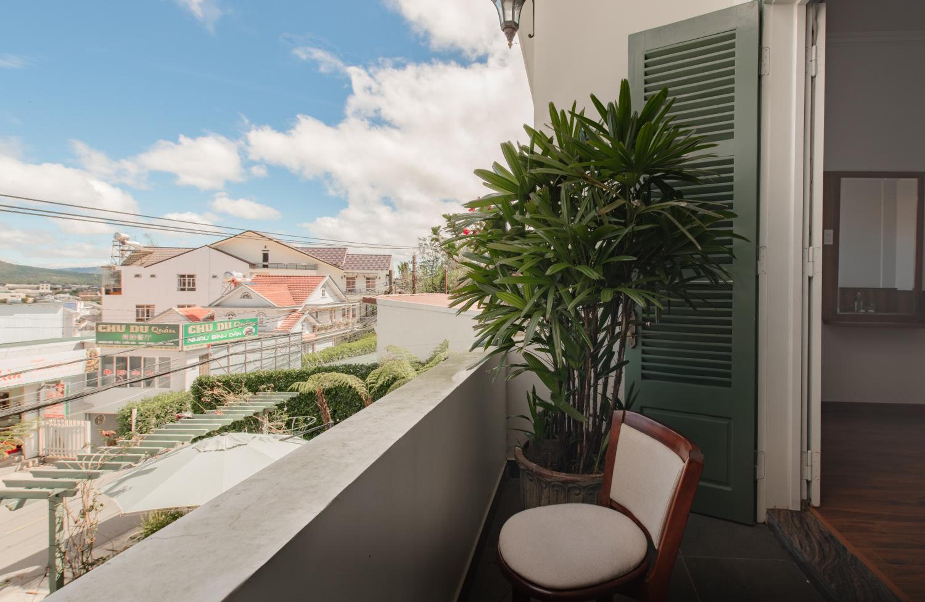 Superior Double Room with Balcony - Photo 21