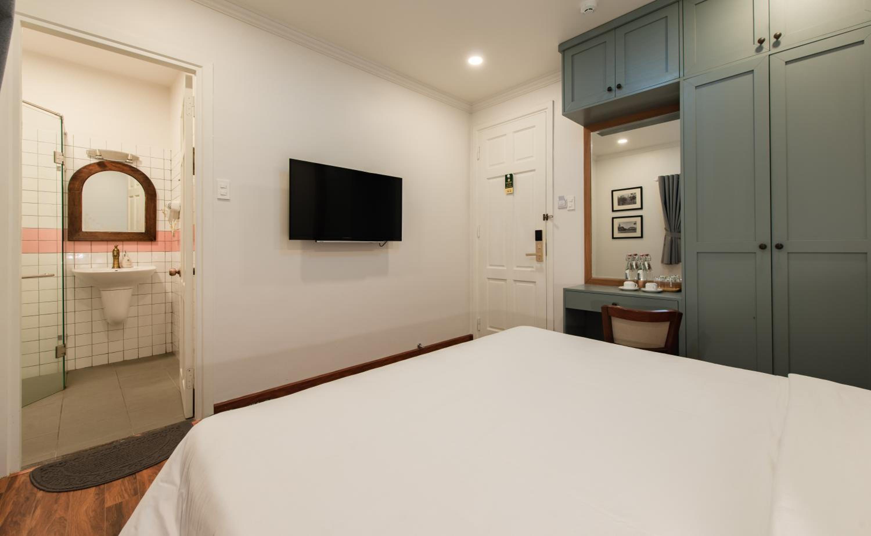 Standard Double Room - Photo 3