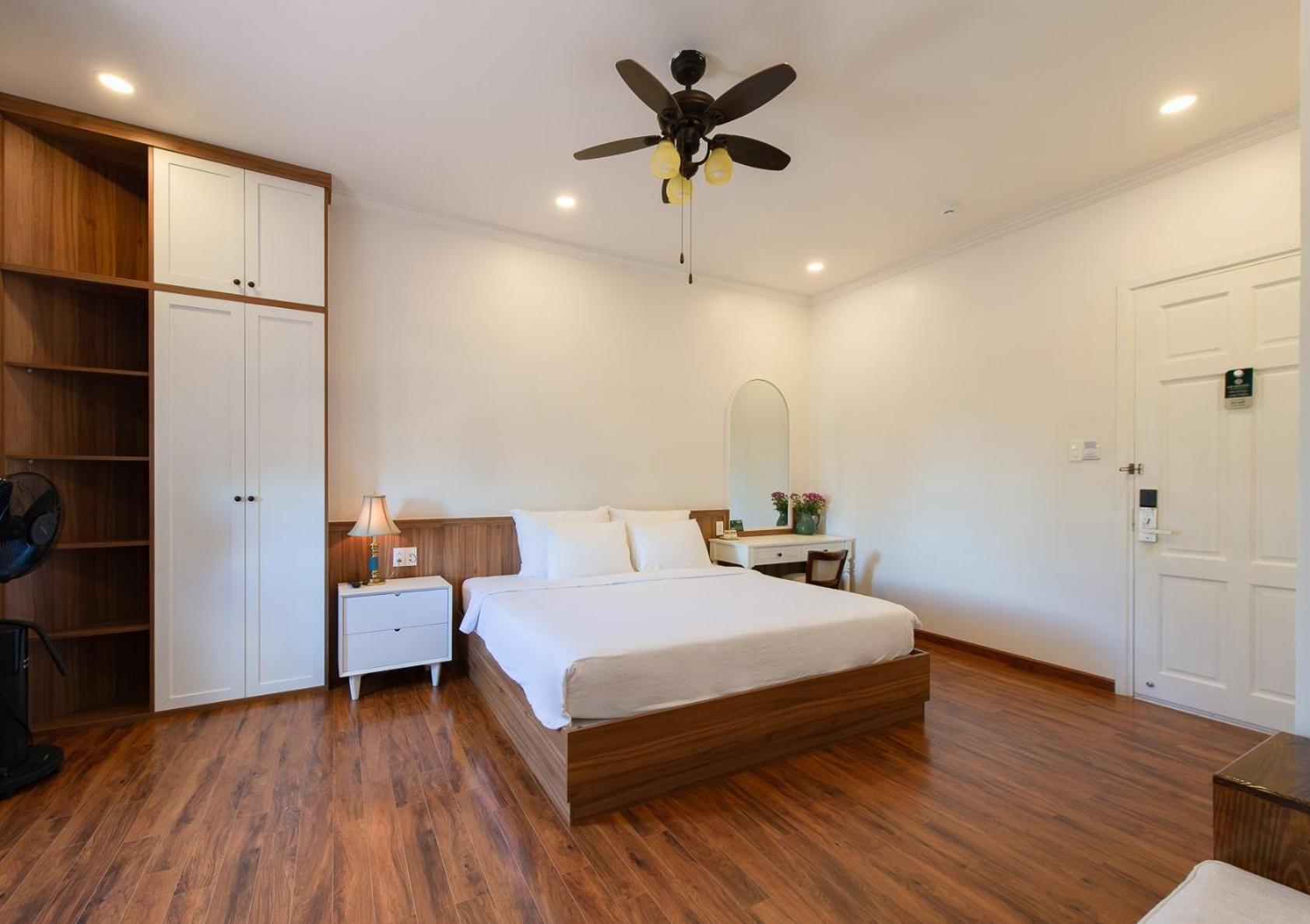 Deluxe Double Room - Photo 8